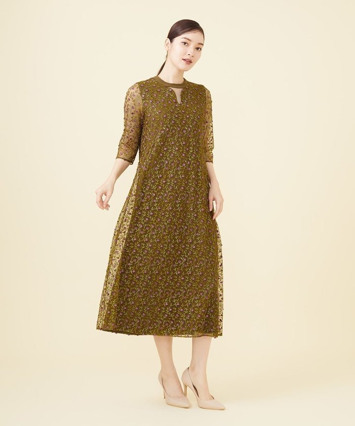 【シビラ/SYBILLA】のスピンクルフラワー刺繍チュールドレス インテリア・キッズ・メンズ・レディースファッション・服の通販 founy(ファニー) https://founy.com/ ファッション Fashion レディースファッション Ladies' Fashion Online ワンピース Dress ドレス Party Dresses エレガント 上品 Elegant サテン Satin チュール Tulle デコルテ Decolletage ドレス Dress |ID: prp329100004596973 ipo3291000000032670421