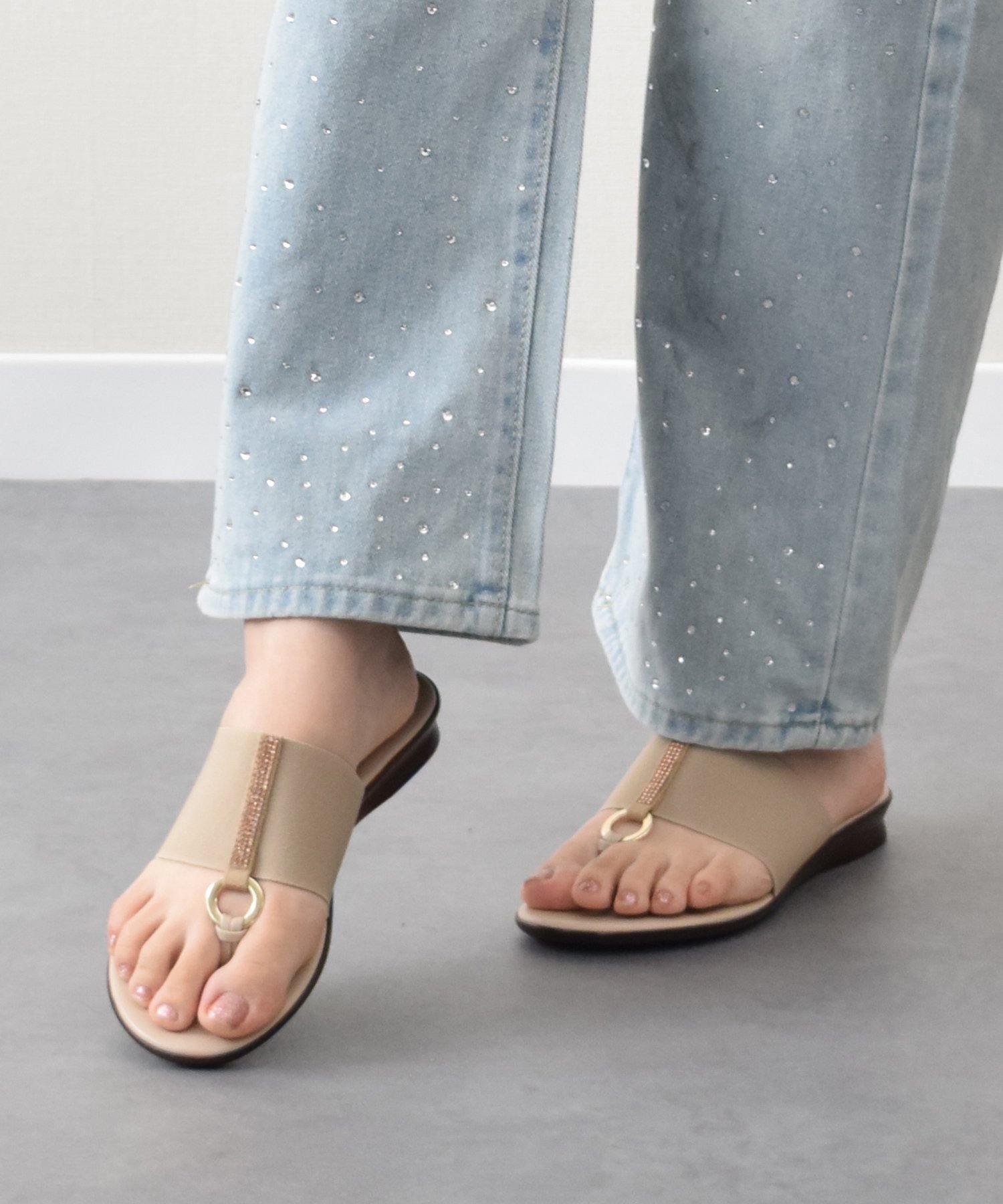 【インター ショシュール/INTER-CHAUSSURES】の【ITALIAN SHOEMAKERS】センターラインストーントングサンダル インテリア・キッズ・メンズ・レディースファッション・服の通販 founy(ファニー) 　ファッション　Fashion　レディースファッション　Ladies' Fashion Online　おすすめ　Recommend　イタリア　Italy　インソール　Insole　クッション　Cushion　サンダル　Sandals　シューズ　Shoes　リラックス　Relax　人気　Popularity　IVZ|ID: prp329100004596975 ipo3291000000032670450