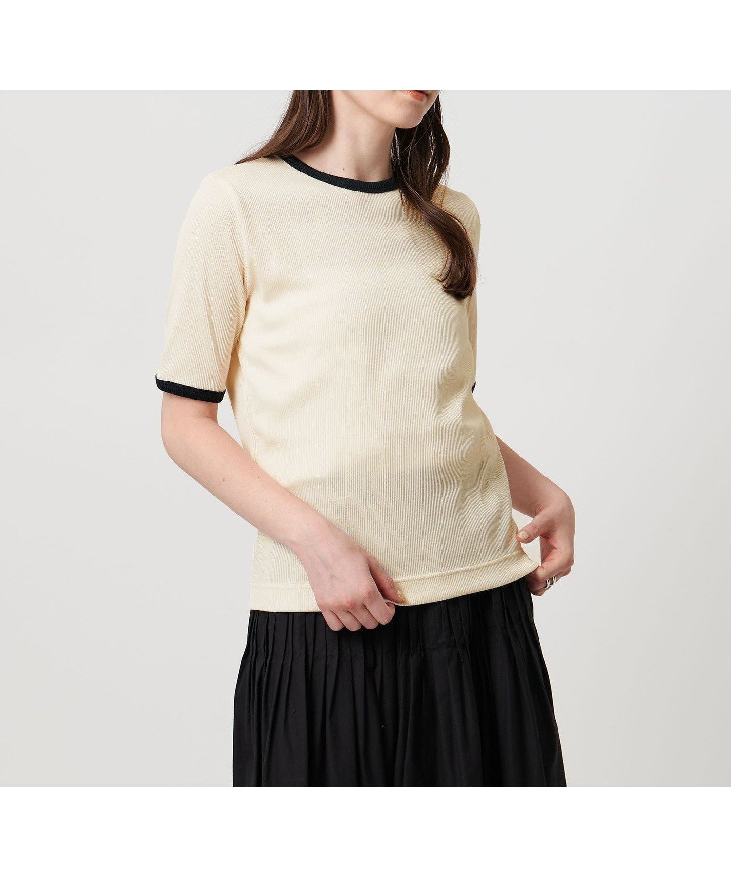 【ユナイテッドアローズ/UNITED ARROWS】のリブバイカラーパイピング ショートスリーブカットソー インテリア・キッズ・メンズ・レディースファッション・服の通販 founy(ファニー) 　ファッション　Fashion　レディースファッション　Ladies' Fashion Online　トップス・カットソー　Tops/Tshirt　カットソー　Cut and Sewn　おすすめ　Recommend　インナー　Inner　コンパクト　Compact　シルク　Silk　ジャケット　Jacket　パイピング　Piping　ベーシック　Basic　ボトム　Bottom　エレガント 上品　Elegant　人気　Popularity　OFF WHITE|ID: prp329100004597019 ipo3291000000032670948