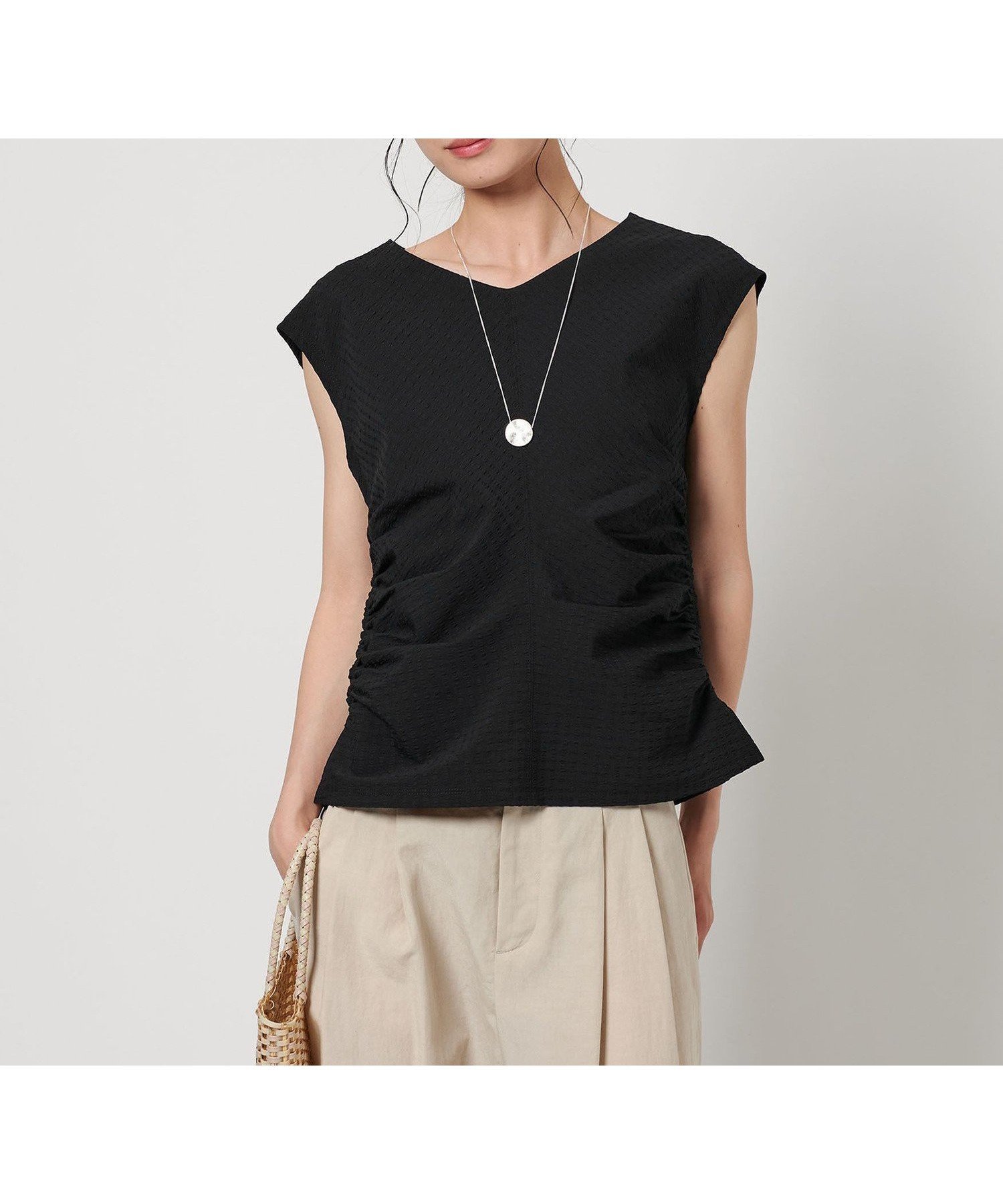 【ビューティ&ユース ユナイテッドアローズ/BEAUTY&YOUTH / UNITED ARROWS】のサイドギャザー ノースリーブ プルオーバー -吸水速乾- インテリア・キッズ・メンズ・レディースファッション・服の通販 founy(ファニー) 　ファッション　Fashion　レディースファッション　Fashion for Women　トップス・カットソー　Cut & Sew Tops　キャミソール&ノースリーブ　Camisoles & Sleeveless Tops　カジュアルプルオーバー・ニットトップス　Pullovers & Knit Tops / Casual Pullovers　おすすめ　Recommended / Our Picks　カットソー　Cut and Sewn Top　ギャザー　Gathered, Ruffled　サッカー　Seersucker, Summer Fabric　サンダル　Sandals, Summer Shoes　シェイプ　Shape, Slim Fit　ストライプ　Stripe, Striped Pattern　ノースリーブ　Sleeveless, No-Sleeve　ボトム　Bottoms, Lower Wear　ワイド　Wide, Wide Fit　エレガント 上品　Elegant　吸水　Absorbent, Quick-Dry　夏　Summer　BLACK|ID: prp329100004597098 ipo3291000000032753155