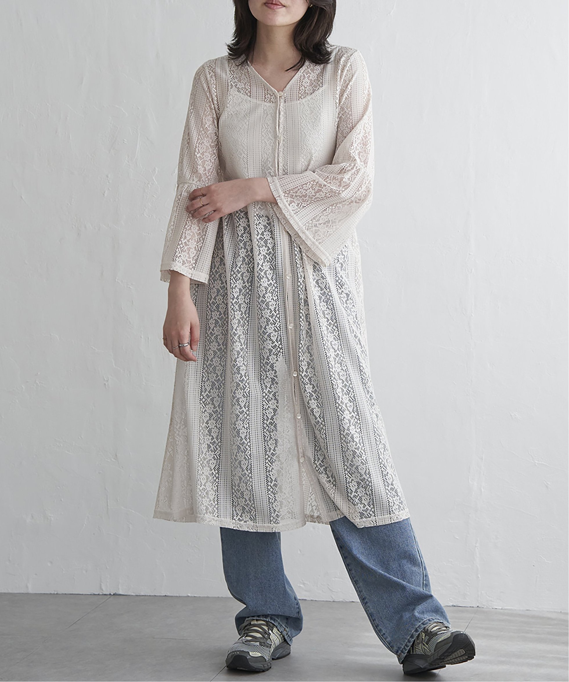 【ヴァンス エクスチェンジ/VENCE EXCHANGE】のレースフレアー袖ワンピース 人気、トレンドファッション・服の通販 founy(ファニー) 　ファッション　Fashion　レディースファッション　Ladies' Fashion Online　ワンピース　Dress　おすすめ　Recommend　デニム　Denim　フレア　Flare　レース　Race　 other-1|ID: prp329100004597121 ipo3291000000032671692
