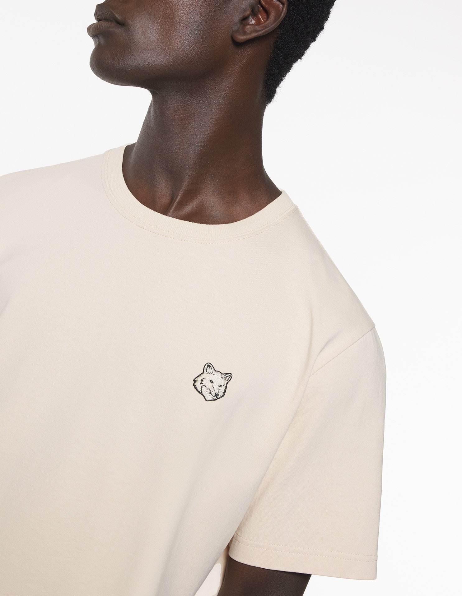 【メゾン キツネ/MAISON KITSUNE / MEN】のMaison Kitsune/BOLD FOX HEAD PATCH COMFORT TEE SHIRT インテリア・キッズ・メンズ・レディースファッション・服の通販 founy(ファニー) 　ファッション　Fashion　メンズファッション　Fashion for Men　ショート　Short, Short Length　スリーブ　Sleeve, Long Sleeve / Short Sleeve　パッチ　Patch, Appliqué　半袖　Short Sleeve, Half Sleeve　夏　Summer　S/S・春夏　SS, Spring/Summer, Warm Season　無地　Plain, Solid Color　SMOKE|ID: prp329100004597263 ipo3291000000032673307