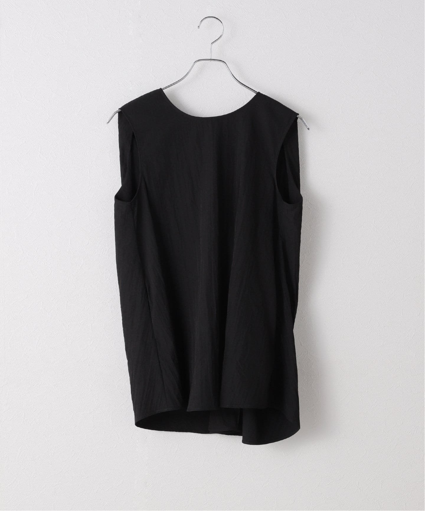 【ジャーナルスタンダード/JOURNAL STANDARD】のバックツイストブラウス インテリア・キッズ・メンズ・レディースファッション・服の通販 founy(ファニー) 　ファッション　Fashion　レディースファッション　Ladies' Fashion Online　トップス・カットソー　Tops/Tshirt　シャツ/ブラウス　Shirts/Blouses　バッグ　Bag　2025年　2025　2025春夏・S/S　Ss,Spring/Summer,2025　ノースリーブ　No Sleeve　ブラック|ID: prp329100004597295 ipo3291000000032673662