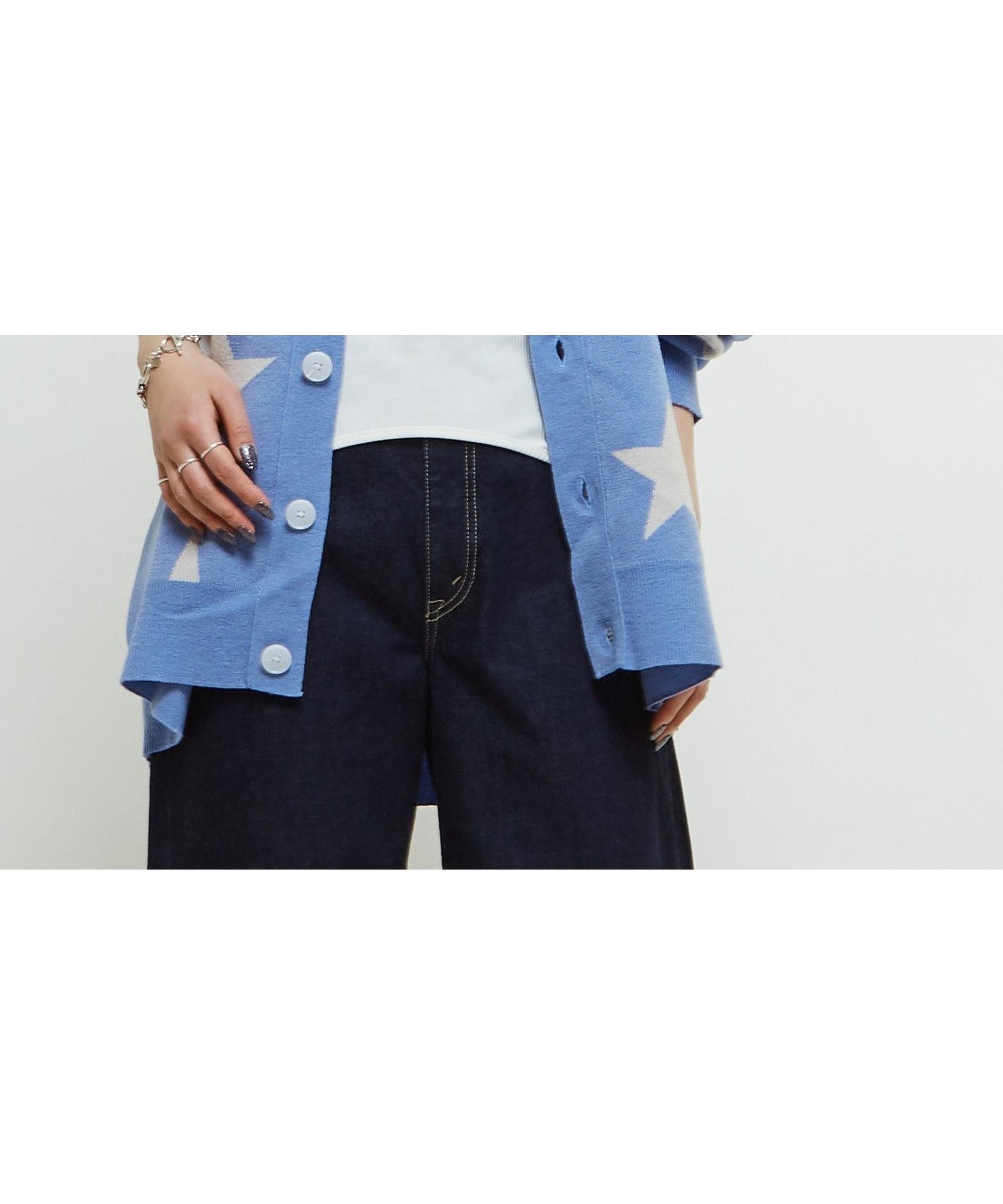 【コンバーストウキョウ/CONVERSE TOKYO】のSTAR JACQUARD KNIT CARDIGAN インテリア・キッズ・メンズ・レディースファッション・服の通販 founy(ファニー) 　ファッション　Fashion　レディースファッション　Fashion for Women　トップス・カットソー　Cut & Sew Tops　ニット　Knit Tops & Sweaters　カーディガン・羽織り　Layered Style Cardigans　おすすめ　Recommended / Our Picks　カーゴパンツ　Cargo Pants, Utility Pants　カーディガン　Cardigan, Knitwear　シンプル　Simple, Minimal　スラックス　Slacks, Dress Pants　タンク　Tank Top, Sleeveless Top　デニム　Denim, Jeans Material　ルーズ　Loose, Oversized　サックスブルー|ID: prp329100004597345 ipo3291000000032755112