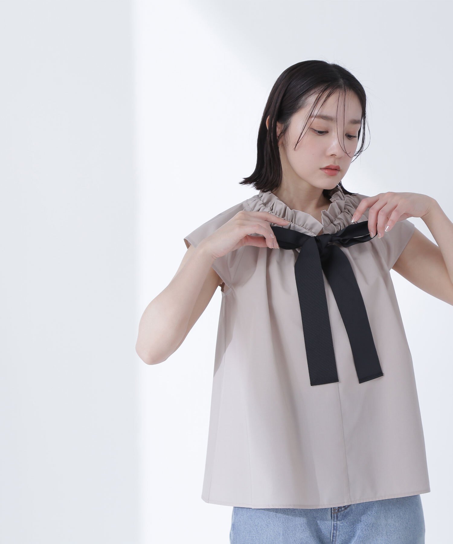【ナチュラル ビューティー ベーシック/NATURAL BEAUTY BASIC】のフレンチスリーブグログランリボンブラウス インテリア・キッズ・メンズ・レディースファッション・服の通販 founy(ファニー) 　ファッション　Fashion　レディースファッション　Ladies' Fashion Online　トップス・カットソー　Tops/Tshirt　シャツ/ブラウス　Shirts/Blouses　インナー　Inner　ジャケット　Jacket　フォルム　Form　フリル　Frills　フロント　Front　ブロード　Broad　ベージュ|ID: prp329100004597363 ipo3291000000032674308