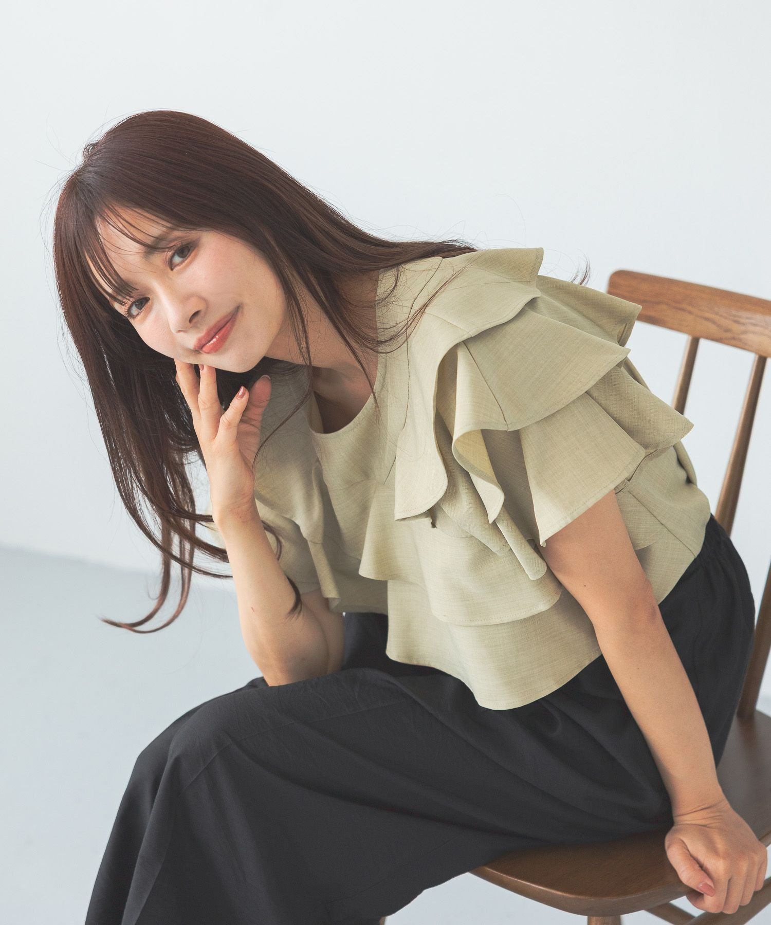 【ミスティ ウーマン/mysty woman】の【WEB限定】メニーフリルブラウス インテリア・キッズ・メンズ・レディースファッション・服の通販 founy(ファニー) 　ファッション　Fashion　レディースファッション　Fashion for Women　トップス・カットソー　Cut & Sew Tops　シャツ・ブラウス・オフィスカジュアル　Elegant Blouses & Button-Ups　ダウン　Down, Puffer　デニム　Denim, Jeans Material　フェミニン　Feminine, Girly　フリル　Frill, Ruffle　フロント　Front, Front Design　リネン　Linen, Linen Fabric　ピスタチオ|ID: prp329100004597368 ipo3291000000032755139