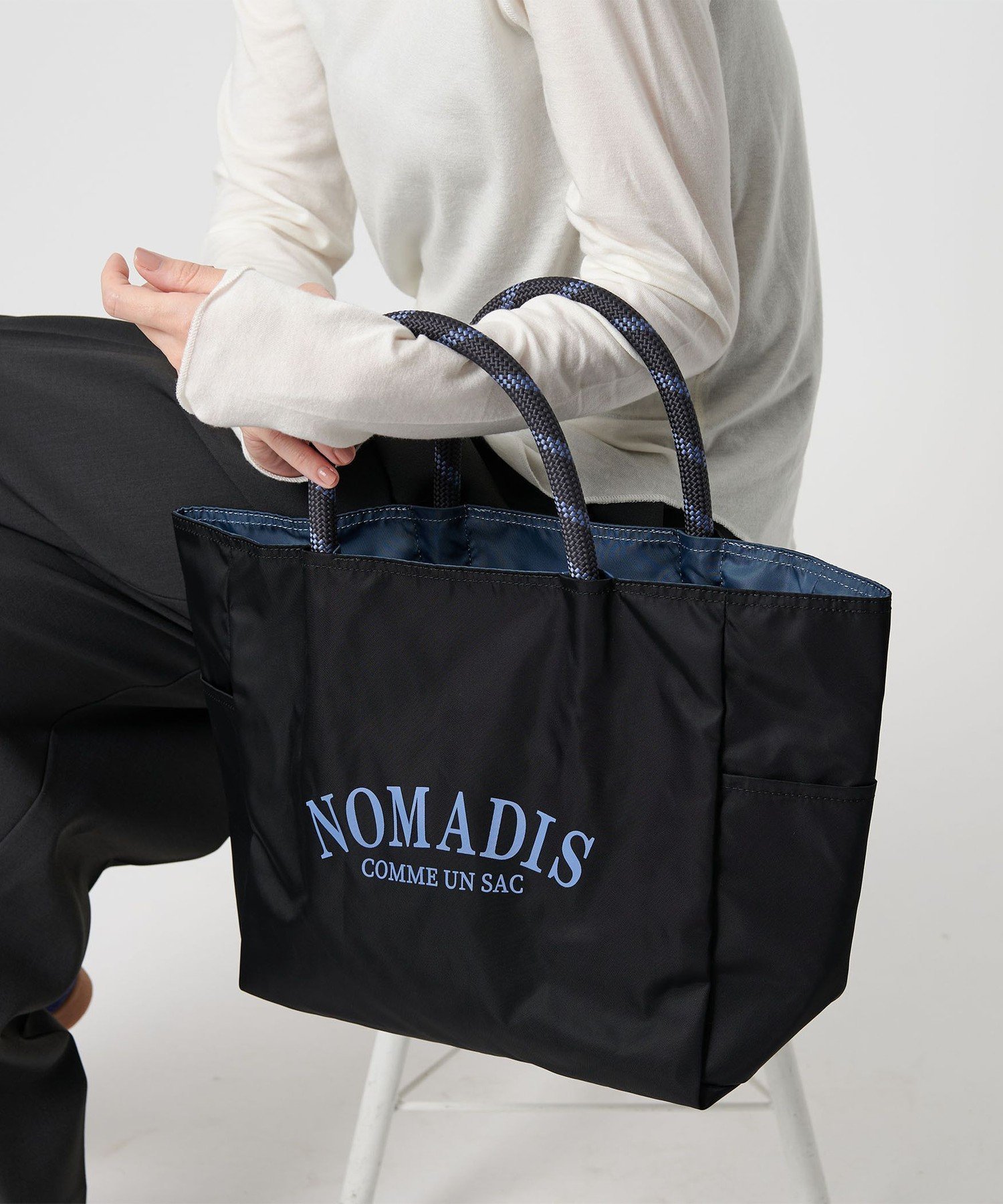 【ビューティ&ユース ユナイテッドアローズ/BEAUTY&YOUTH / UNITED ARROWS】のNOMADIS SAC2 トートバッグ インテリア・キッズ・メンズ・レディースファッション・服の通販 founy(ファニー) 　ファッション　Fashion　レディースファッション　Fashion for Women　バッグ　Bags　スマート　Smart, Elegant　タンブラー　Tumbler, Travel Mug　フロント　Front, Front Design　プリント　Print, Printed Pattern　ポケット　Pocket, Pocket Detail　リバーシブル　Reversible, Two-Sided　夏　Summer　定番　Standard, Basic Item　春　Spring　S/S・春夏　SS, Spring/Summer, Warm Season　BLACK|ID: prp329100004597651 ipo3291000000033250733