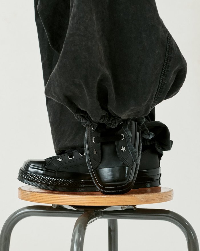【コンバース/CONVERSE】の【CONVERSE 公式】ALL STAR SQUARETOE OX / TOYA HORIUCHI / 【コンバース 公式】オールスター スクエアトウ OX / トウヤ ホリウチ インテリア・キッズ・メンズ・レディースファッション・服の通販 founy(ファニー) https://founy.com/ ファッション Fashion レディースファッション Ladies' Fashion Online アンクル Uncle インソール Insole キャップ Cap クッション Cushion グラフィック Graphic シューズ Shoes シルク Silk スクエア Square スタッズ Studs ニューヨーク New York パッチ Patch フォーム Form プリント Print モチーフ Motif ラバー Rubber ワーク Work |ID: prp329100004597915 ipo3291000000032680853