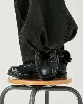 【コンバース/CONVERSE】 【CONVERSE 公式】ALL STAR SQUARETOE OX / TOYA HORIUCHI / 【コンバース 公式】オールスター スクエアトウ OX / トウヤ ホリウチ人気、トレンドファッション・服の通販 founy(ファニー) ファッション Fashion レディースファッション Fashion for Women アンクル Ankle-Length Design インソール Shoe Insole キャップ Cap, Baseball Cap クッション Cushion, Throw Pillow グラフィック Graphic, Graphic Design シューズ Shoes, Footwear シルク Silk, 100% Silk スクエア Square, Square Shape スタッズ Studs, Metal Accents ニューヨーク New York, NYC Style パッチ Patch, Appliqué フォーム Form プリント Print, Printed Pattern モチーフ Motif, Design Theme ラバー Rubber, Rubber Sole ワーク Workwear, Utility Style |ID:prp329100004597915