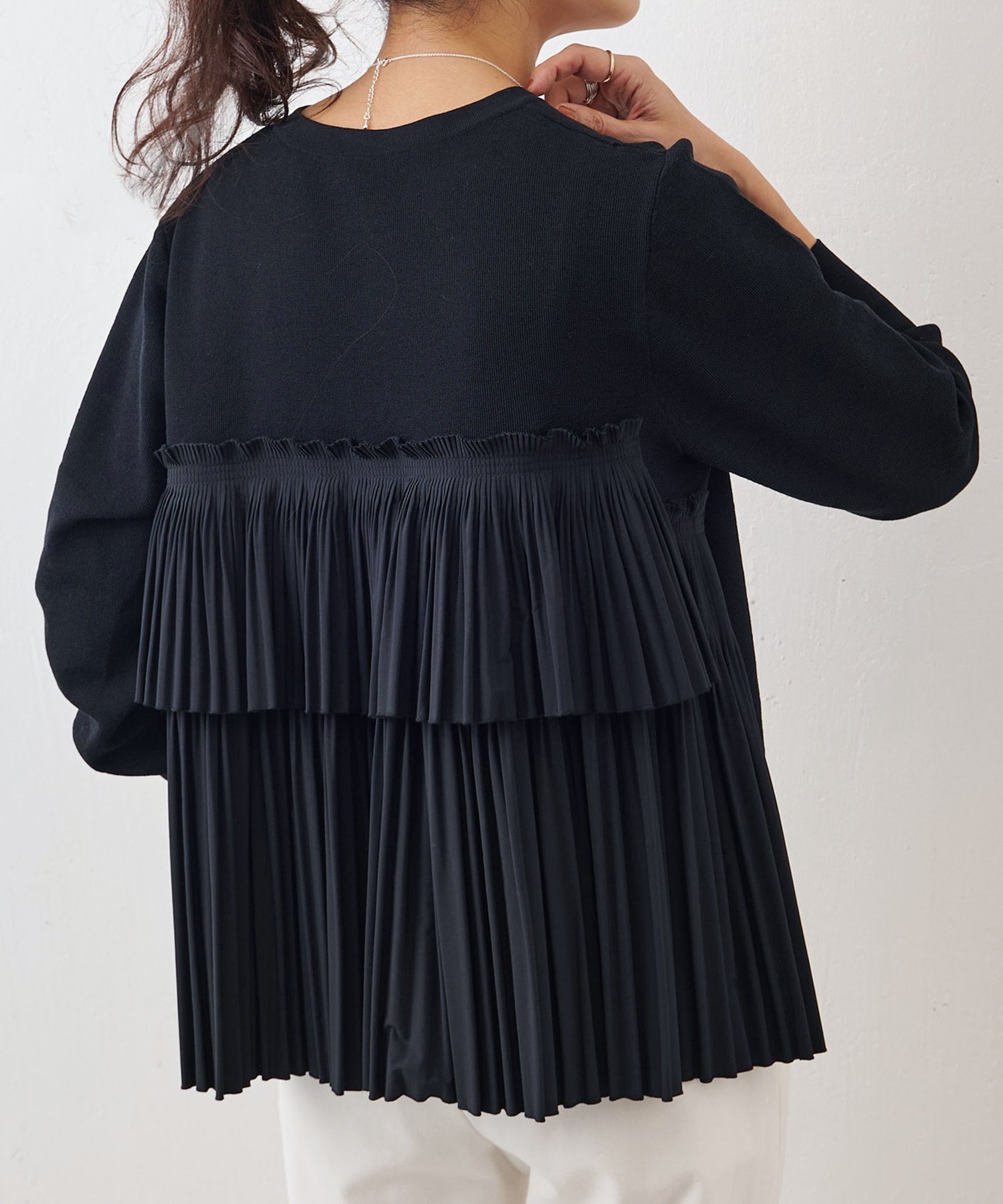【その他のブランド/Other】のウシロプリーツニット インテリア・キッズ・メンズ・レディースファッション・服の通販 founy(ファニー) 　ファッション　Fashion　レディースファッション　Fashion for Women　トップス・カットソー　Cut & Sew Tops　ニット　Knit Tops & Sweaters　おすすめ　Recommended / Our Picks　シンプル　Simple, Minimal　ドッキング　Docking, Mixed Material　フロント　Front, Front Design　プリーツ　Pleats, Pleated　ワイド　Wide, Wide Fit　春　Spring　ブラック|ID: prp329100004597922 ipo3291000000032680942