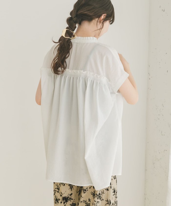 【その他のブランド/Other】のフリルスキッパーブラウス インテリア・キッズ・メンズ・レディースファッション・服の通販 founy(ファニー) https://founy.com/ ファッション Fashion レディースファッション Fashion for Women トップス・カットソー Cut & Sew Tops シャツ・ブラウス・オフィスカジュアル Elegant Blouses & Button-Ups 2025年 2025 2025春夏・S/S Spring/Summer 2025 SS25 シンプル Simple, Minimal スキッパー Skipper, Open Collar フリル Frill, Ruffle ベーシック Basic, Essential エレガント 上品 Elegant 夏 Summer S/S・春夏 SS, Spring/Summer, Warm Season |ID: prp329100004598035 ipo3291000000032681830