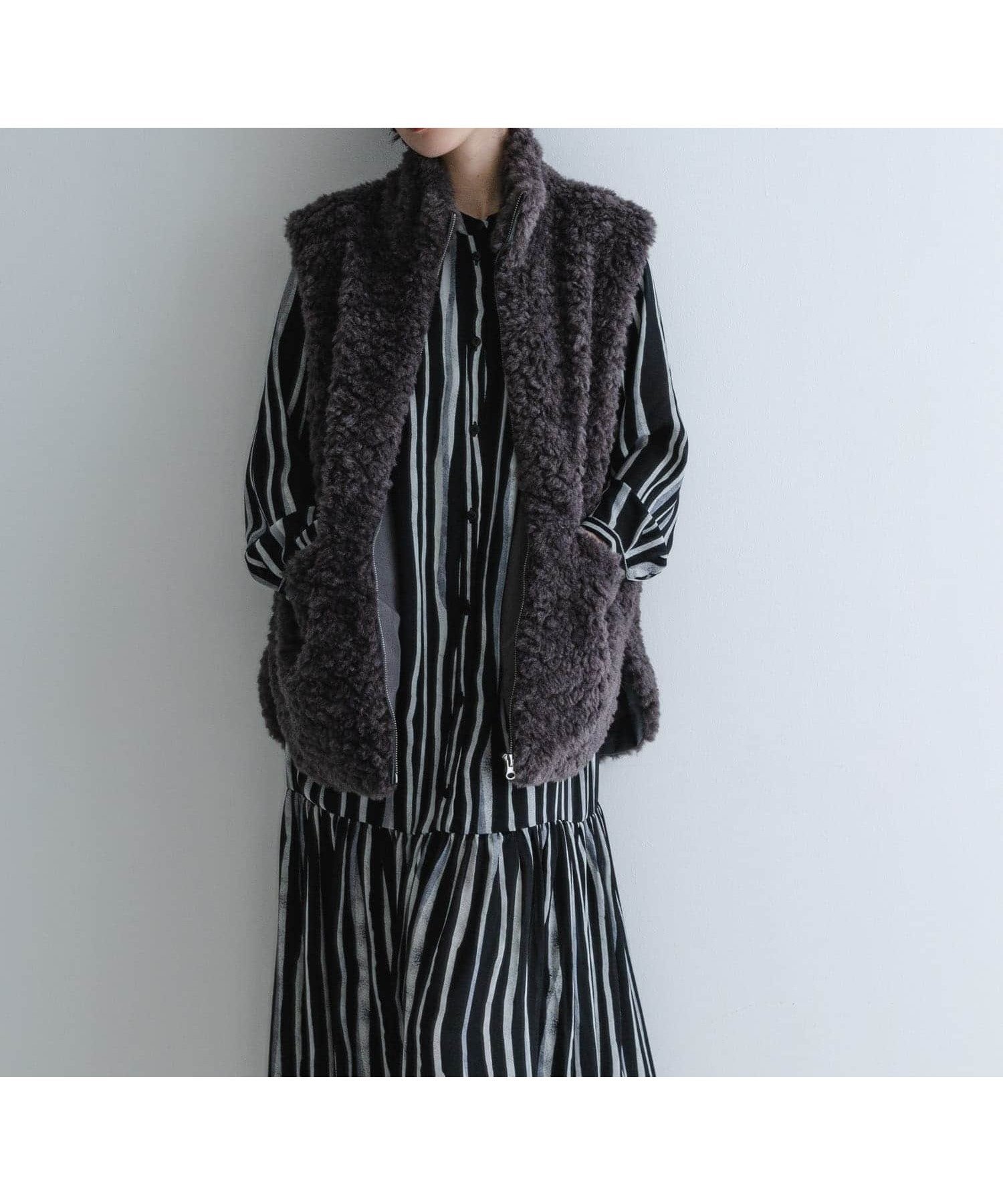 【アーバンリサーチ/URBAN RESEARCH】のボアジップベスト インテリア・キッズ・メンズ・レディースファッション・服の通販 founy(ファニー) 　ファッション　Fashion　レディースファッション　Ladies' Fashion Online　アウター　Coat Outerwear　トップス・カットソー　Tops/Tshirt　ベスト/ジレ　Gilets/Vests　2024年　2024　2024-2025秋冬・A/W　Aw/Autumn/Winter/Fw/Fall/2024-2025　冬　Winter　おすすめ　Recommend　インナー　Inner　シンプル　Simple　ジップ　Zip　スウェット　Sweat　スラックス　Slacks　バランス　Balance　フロント　Front　ベスト　Vest　ポケット　Pocket　A/W・秋冬　Aw・Autumn/Winter・Fw・Fall-Winter　防寒　Cold Protection　GRAY|ID: prp329100004598152 ipo3291000000032682841