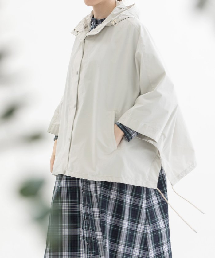 【プードゥドゥ/POU DOU DOU】のナイロンタッサーフードポンチョコート インテリア・キッズ・メンズ・レディースファッション・服の通販 founy(ファニー) https://founy.com/ ファッション Fashion レディースファッション Ladies' Fashion Online アウター Coat Outerwear コート Coats ポンチョ Ponchos コーティング Coating シンプル Simple スピンドル Spindle スマート Smart ドット Dot フォルム Form リラックス Relax |ID: prp329100004598165 ipo3291000000032682950
