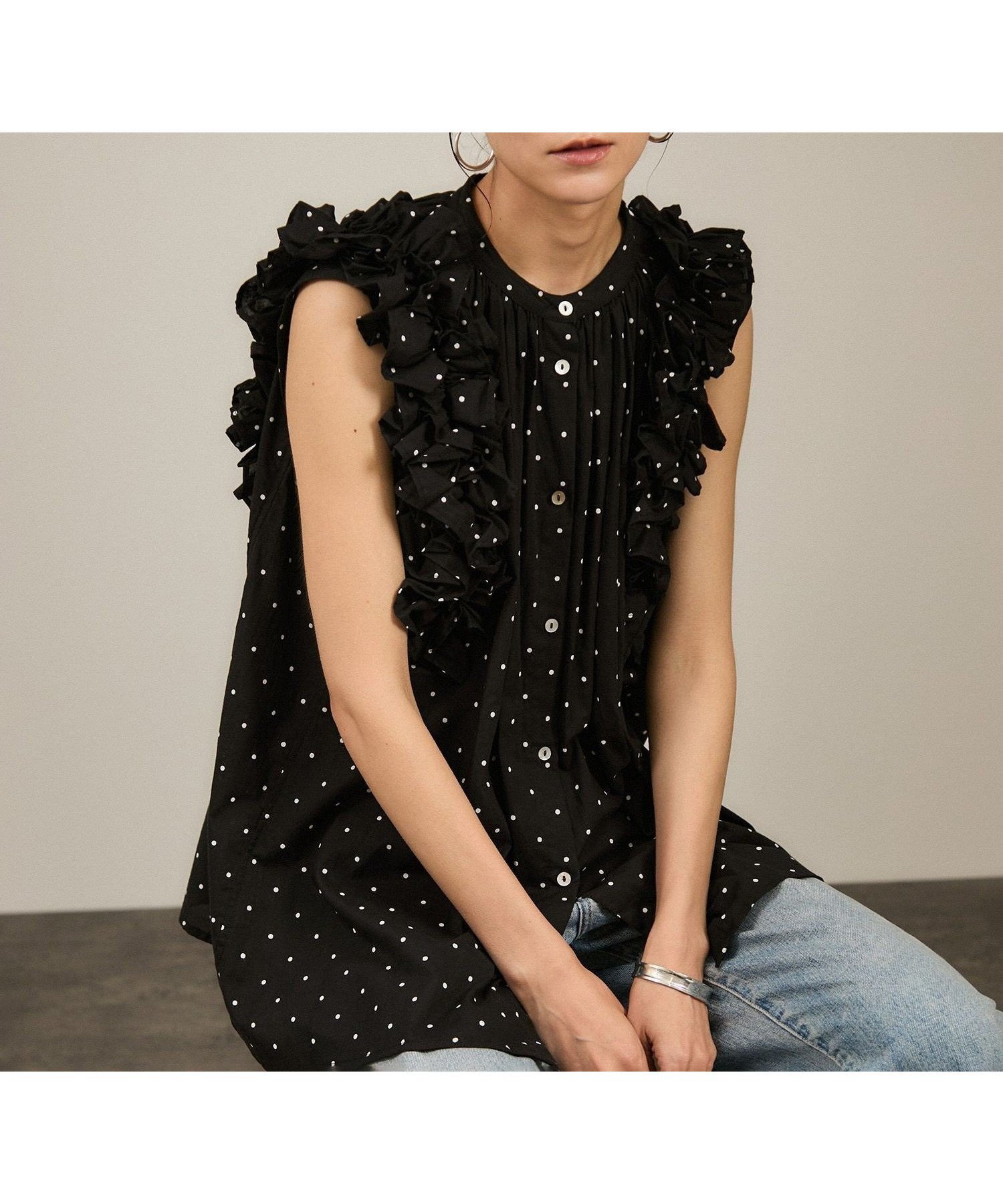 【サロン アダム エ ロペ/SALON adam et rope'】の【crinkle crinkle crinkle】別注サイドフリルノースリーブブラウス 人気、トレンドファッション・服の通販 founy(ファニー) 　ファッション　Fashion　レディースファッション　Ladies' Fashion Online　トップス・カットソー　Tops/Tshirt　キャミソール / ノースリーブ　No Sleeves　シャツ/ブラウス　Shirts/Blouses　フリル　Frills　別注　Special Order　 other-1|ID: prp329100004598234 ipo3291000000032683563