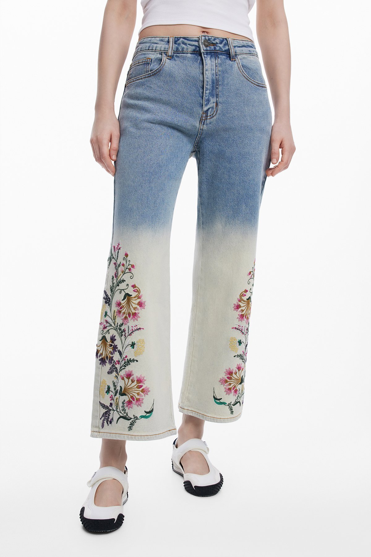 【デシグアル/Desigual】のグラデーションフローラル デニムパンツ インテリア・キッズ・メンズ・レディースファッション・服の通販 founy(ファニー) 　ファッション　Fashion　レディースファッション　Ladies' Fashion Online　パンツ　Pants　デニムパンツ　Denim Pants　カラフル　Colorful　クラシック　Classic　グラデーション　Gradation　シンプル　Simple　デニム　Denim　モチーフ　Motif　ブルー/5002|ID: prp329100004598237 ipo3291000000032683582