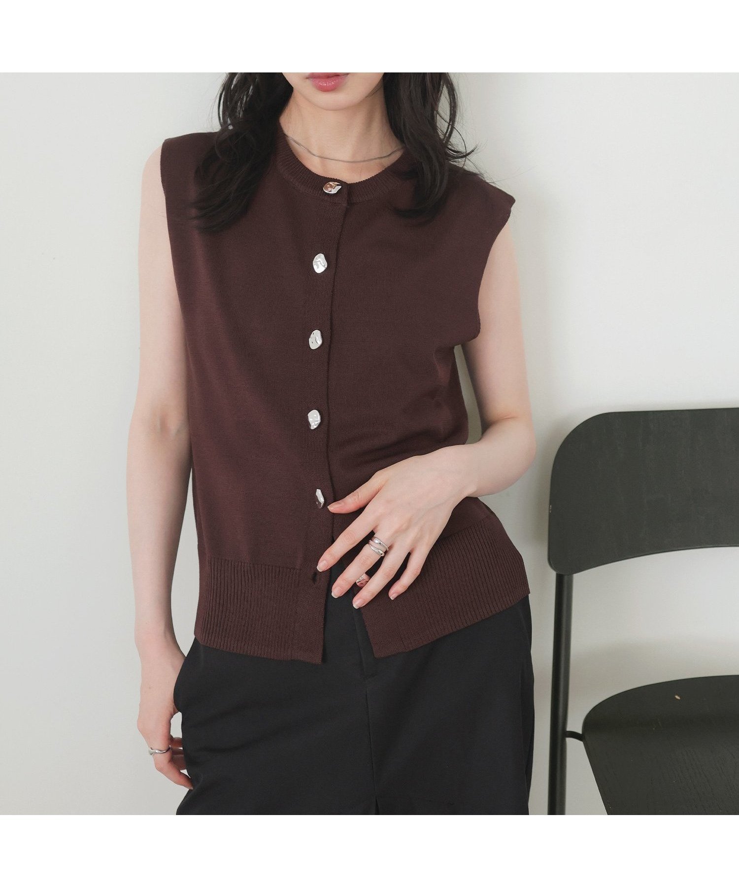 【リアン/Lian】のニュアンスメタルボタンニットベスト 人気、トレンドファッション・服の通販 founy(ファニー) 　ファッション　Fashion　レディースファッション　Fashion for Women　アウター　Coat / Outerwear Collection　トップス・カットソー　Cut & Sew Tops　ニット　Knit Tops & Sweaters　ベスト&ジレ / 重ね着スタイル　Vests & Gilets　サマー　Summer, Summer Style　シンプル　Simple, Minimal　ベスト　Vest, Waistcoat　 other-1|ID: prp329100004598586 ipo3291000000032758531