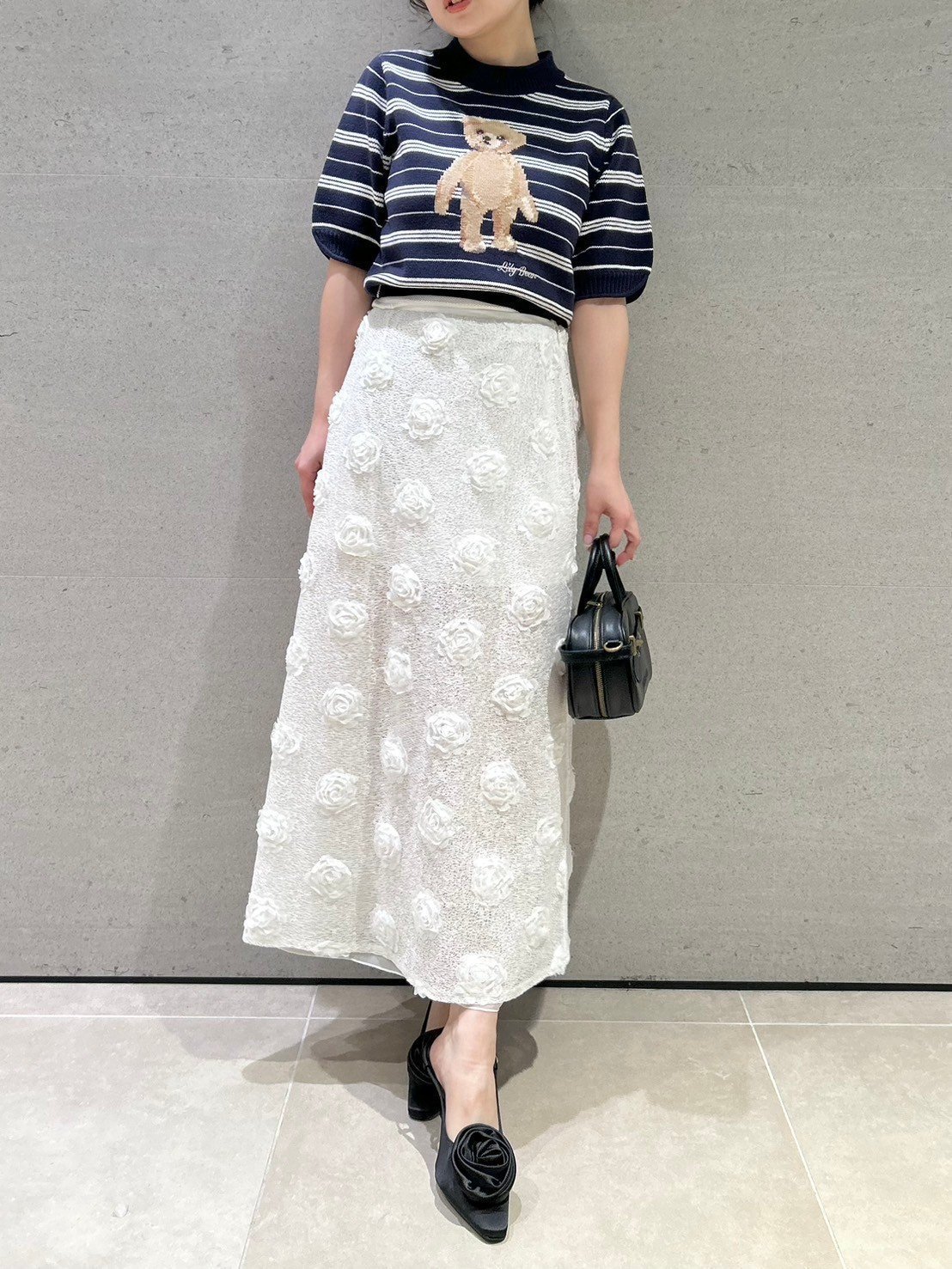 【リリーブラウン/Lily Brown】のフラワーモチーフメッシュスカート インテリア・キッズ・メンズ・レディースファッション・服の通販 founy(ファニー) 　ファッション　Fashion　レディースファッション　Ladies' Fashion Online　スカート　Skirt　ダウン　Down　チュール　Tulle　フラワー　Flower　メッシュ　Mesh　モチーフ　Motif　エレガント 上品　Elegant　WHT[001]|ID: prp329100004598749 ipo3291000000032688993