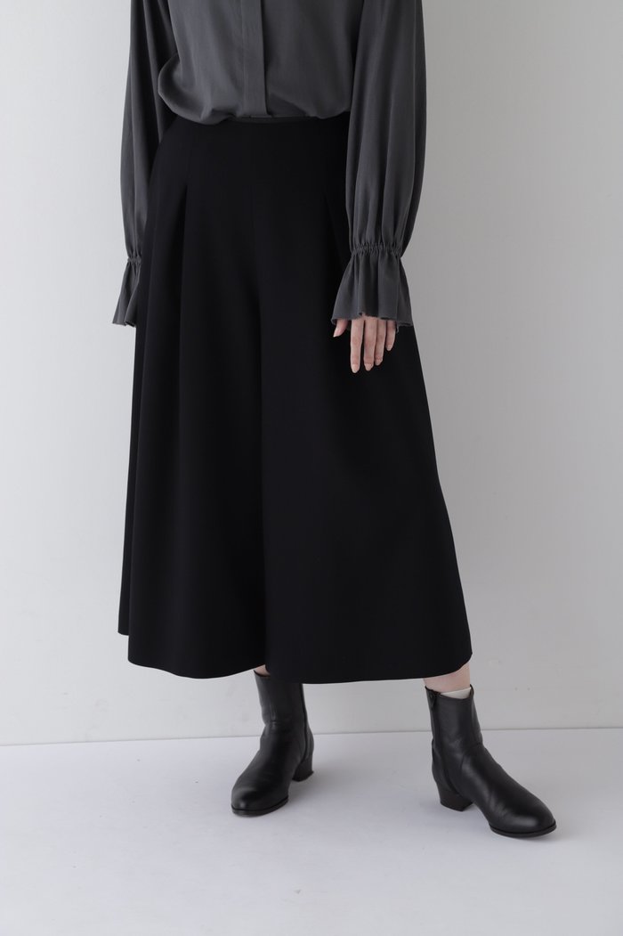 【ヒューマンウーマン/HUMAN WOMAN】のタックフレアーシルエットスカーチョ インテリア・キッズ・メンズ・レディースファッション・服の通販 founy(ファニー) https://founy.com/ ファッション Fashion レディースファッション Ladies' Fashion Online おすすめ Recommend シンプル Simple スカーチョ Scarcio スタンダード Standard ストレッチ Stretch ベーシック Basic エレガント 上品 Elegant |ID: prp329100004598791 ipo3291000000032689296