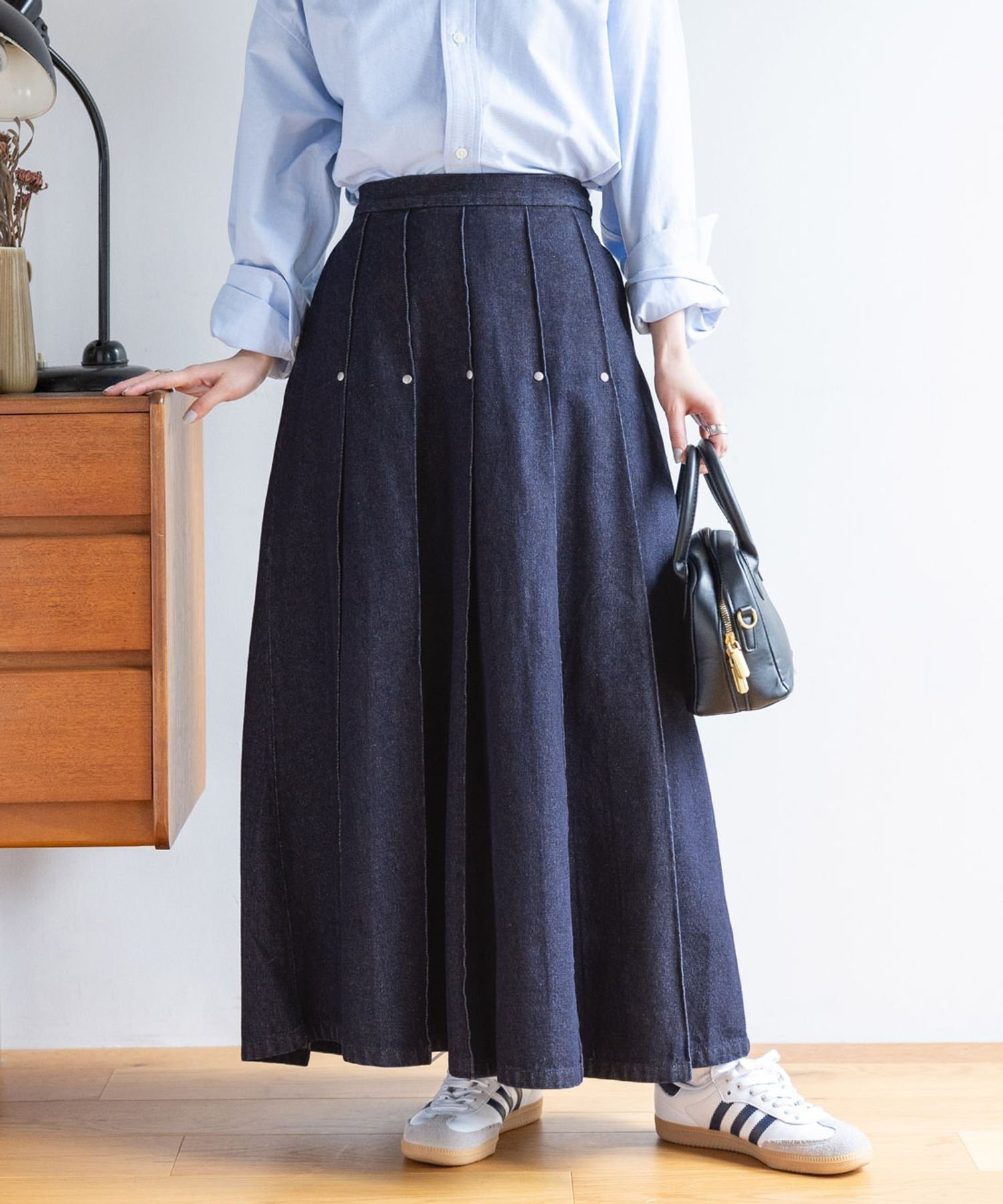 【レイジブルー/RAGEBLUE】のスタッズデザイン/プリーツデニムスカート インテリア・キッズ・メンズ・レディースファッション・服の通販 founy(ファニー) 　ファッション　Fashion　レディースファッション　Fashion for Women　スカート　Skirts　デニムスカート・カジュアルスカート　Denim Skirts　おすすめ　Recommended / Our Picks　コンパクト　Compact, Small Size　シアー　Sheer, See-Through　スタッズ　Studs, Metal Accents　デニム　Denim, Jeans Material　プリント　Print, Printed Pattern　プリーツ　Pleats, Pleated　ベロア　Velour, Soft Velvet　ベーシック　Basic, Essential　定番　Standard, Basic Item　ブルー88|ID: prp329100004598825 ipo3291000000032689674