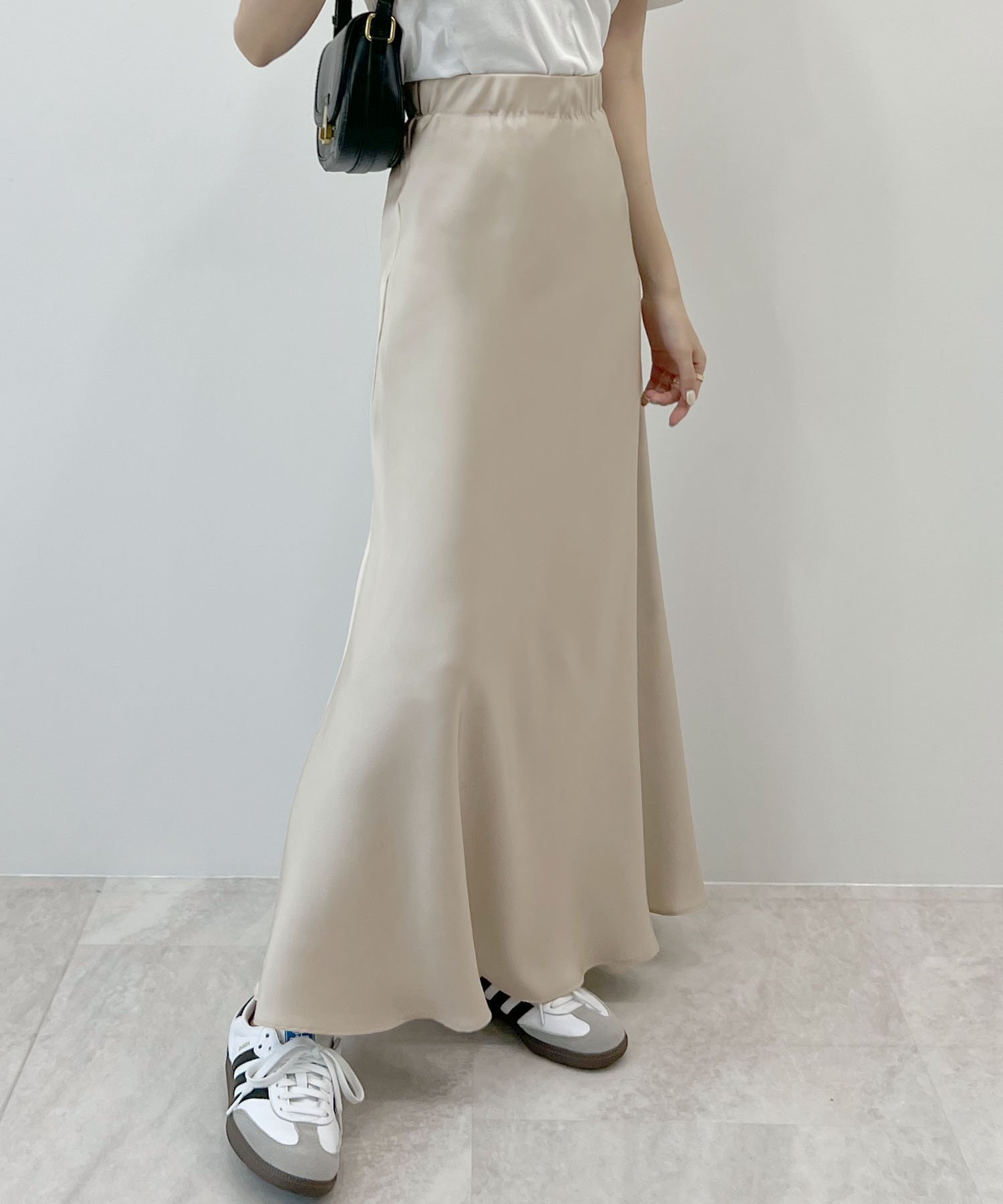 【フューティアランド/futier land】のサテンロングスカート インテリア・キッズ・メンズ・レディースファッション・服の通販 founy(ファニー) 　ファッション　Fashion　レディースファッション　Ladies' Fashion Online　スカート　Skirt　ロングスカート　Long Skirt　エレガント 上品　Elegant　サテン　Satin　サンダル　Sandals　スニーカー　Sneakers　ロング　Long　楽ちん　Easy　おすすめ　Recommend　ビジネス 仕事 通勤　Business　グレイッシュベージュ|ID: prp329100004598850 ipo3291000000032689871