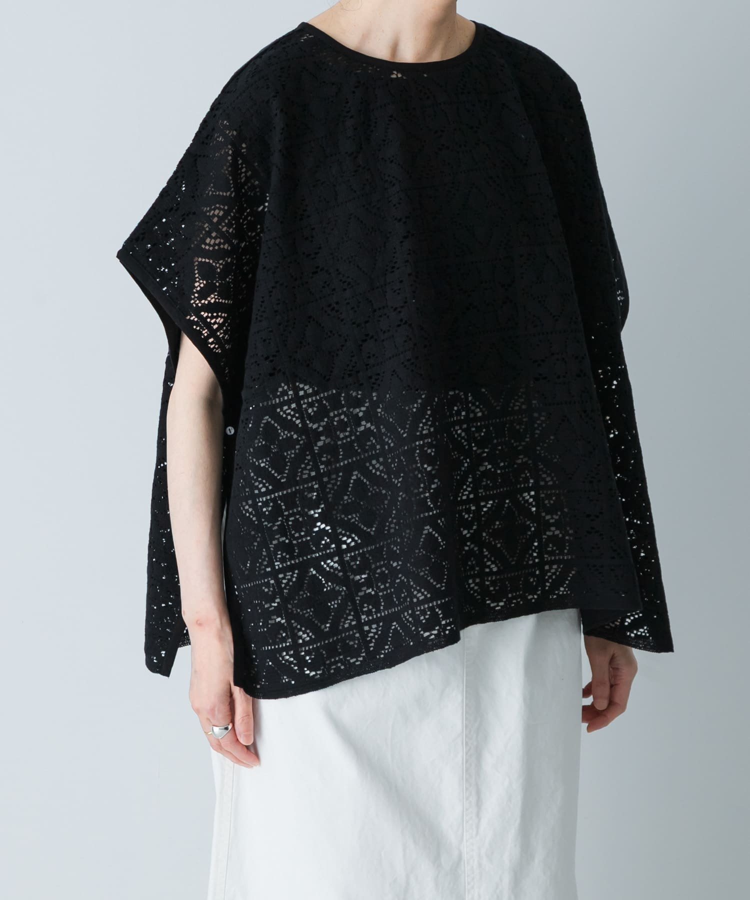 【かぐれ/kagure / URBAN RESEARCH】のコットンレースポンチョプルオーバー インテリア・キッズ・メンズ・レディースファッション・服の通販 founy(ファニー) 　ファッション　Fashion　レディースファッション　Fashion for Women　トップス・カットソー　Cut & Sew Tops　カジュアルプルオーバー・ニットトップス　Pullovers & Knit Tops / Casual Pullovers　2025年　2025　2025春夏・S/S　Spring/Summer 2025 SS25　インド　Indian Textile　インナー　Innerwear　ベスト　Vest, Waistcoat　ボトム　Bottoms, Lower Wear　ラッセル　Raschel, Raschel Lace　レース　Lace, Lace Fabric　エレガント 上品　Elegant　夏　Summer　巾着　Drawstring Bag, Kinchaku　S/S・春夏　SS, Spring/Summer, Warm Season　BLACK|ID: prp329100004598878 ipo3291000000032724234