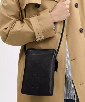【コーチ/COACH / MEN】の【公式】ランヤード クロスボディ バッグ 人気、トレンドファッション・服の通販 founy(ファニー) ファッション Fashion メンズファッション Fashion for Men バッグ Bags ポケット Pocket, Pocket Detail マグネット Magnet, Magnetic Closure ラップ Wrap, Wrap Design 財布 Wallet, Purse |ID:prp329100004599026