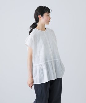 【かぐれ/kagure / URBAN RESEARCH】のフロント刺繍フレンチブラウス 人気、トレンドファッション・服の通販 founy(ファニー) ファッション Fashion レディースファッション Fashion for Women トップス・カットソー Cut & Sew Tops シャツ・ブラウス・オフィスカジュアル Elegant Blouses & Button-Ups 2025年 2025 2025春夏・S/S Spring/Summer 2025 SS25 インナー Innerwear ギャザー Gathered, Ruffled コンパクト Compact, Small Size シンプル Simple, Minimal スリーブ Sleeve, Long Sleeve / Short Sleeve フレンチ French, French Style フロント Front, Front Design ボトム Bottoms, Lower Wear エレガント 上品 Elegant 夏 Summer S/S・春夏 SS, Spring/Summer, Warm Season |ID:prp329100004599127