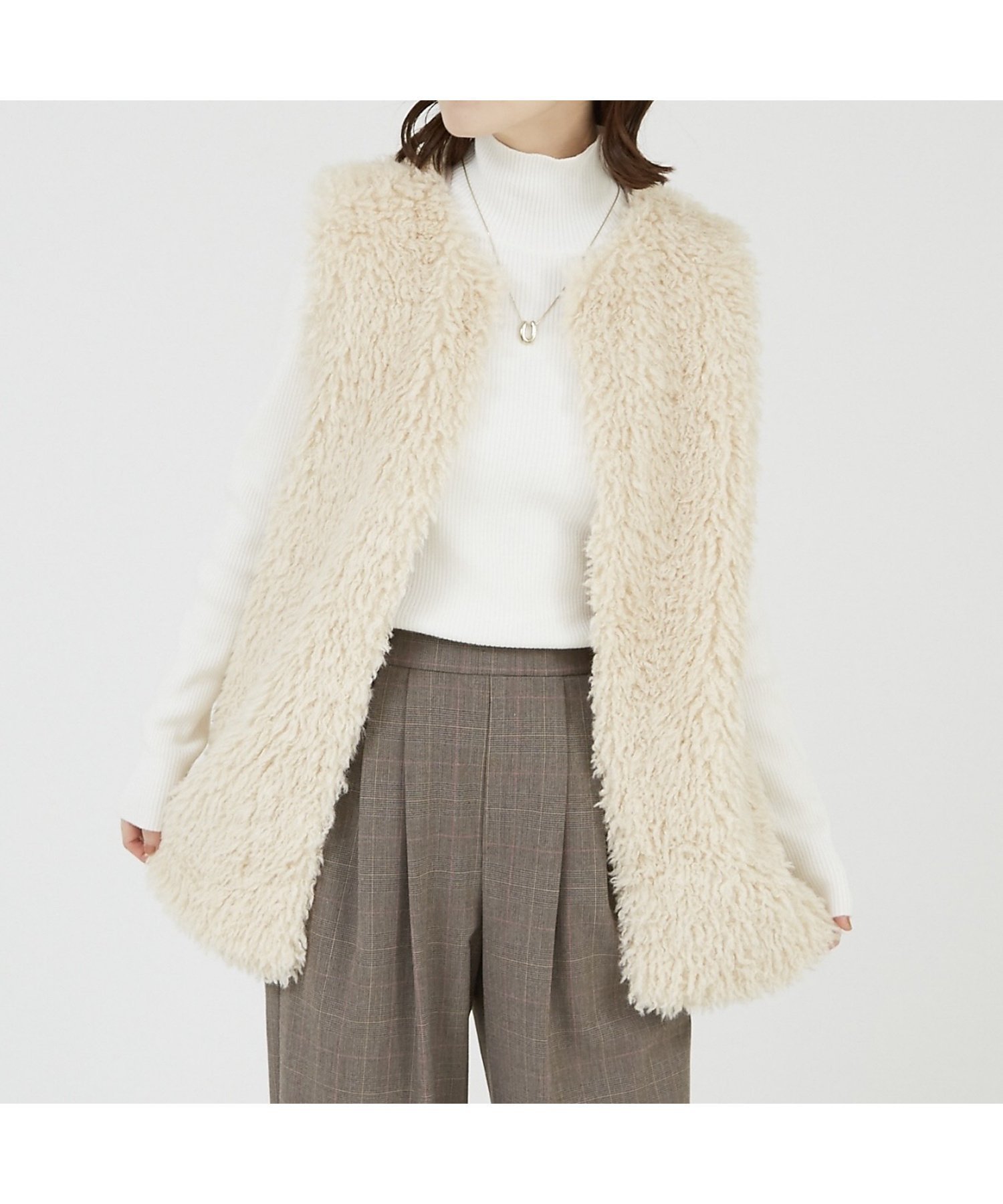 【アバハウスマヴィ/abahouse mavie】のフェイクファーベスト インテリア・キッズ・メンズ・レディースファッション・服の通販 founy(ファニー) 　ファッション　Fashion　レディースファッション　Ladies' Fashion Online　アウター　Coat Outerwear　トップス・カットソー　Tops/Tshirt　ベスト/ジレ　Gilets/Vests　バランス　Balance　フェイクファー　Faux Fur　フロント　Front　ベスト　Vest　ポケット　Pocket　リアル　Real　秋　Autumn/Fall　アイボリー|ID: prp329100004599136 ipo3291000000032692376