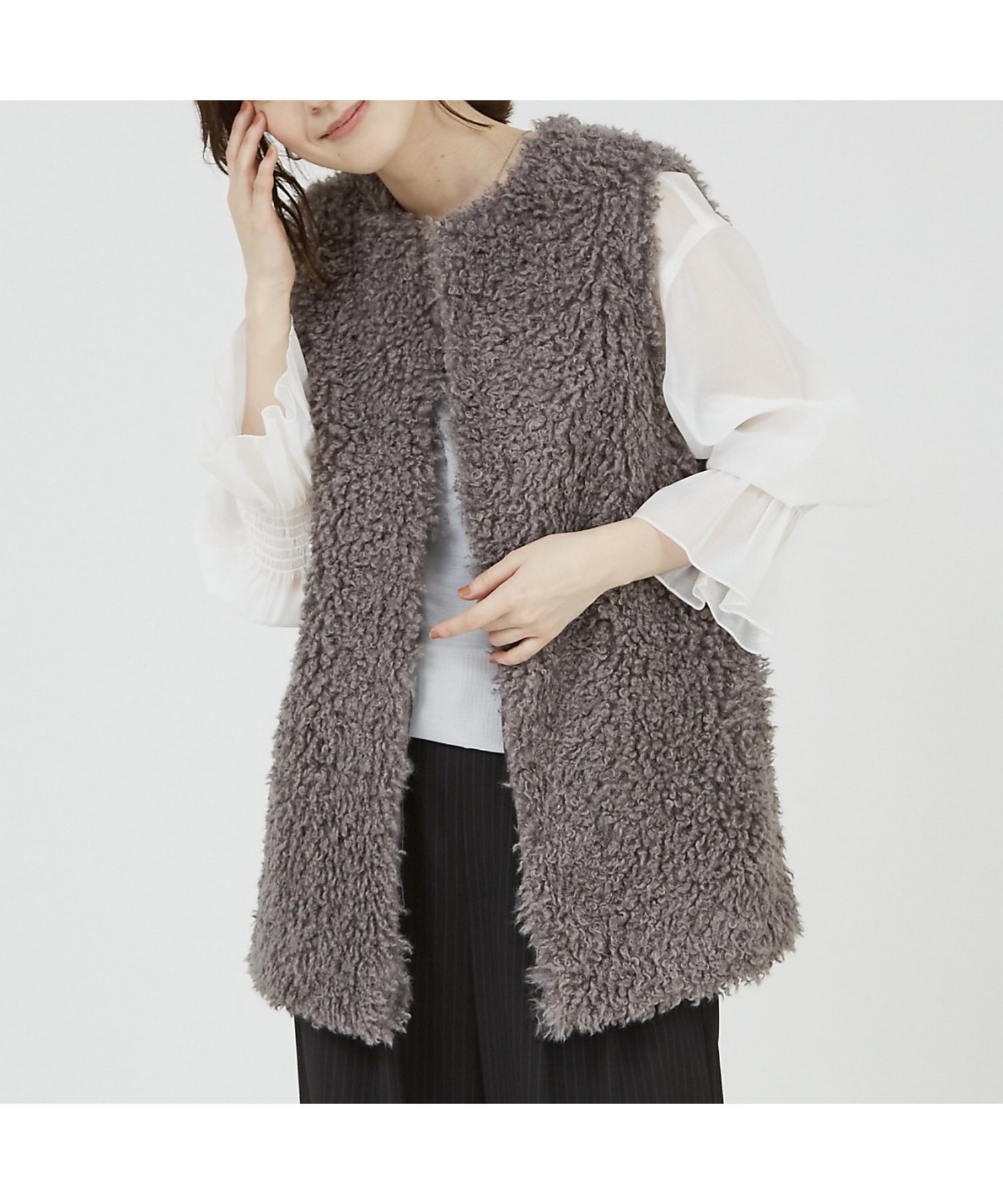 【アバハウスマヴィ/abahouse mavie】のフェイクファーベスト インテリア・キッズ・メンズ・レディースファッション・服の通販 founy(ファニー) 　ファッション　Fashion　レディースファッション　Ladies' Fashion Online　アウター　Coat Outerwear　トップス・カットソー　Tops/Tshirt　ベスト/ジレ　Gilets/Vests　バランス　Balance　フェイクファー　Faux Fur　フロント　Front　ベスト　Vest　ポケット　Pocket　リアル　Real　秋　Autumn/Fall　グレー|ID: prp329100004599136 ipo3291000000032692377
