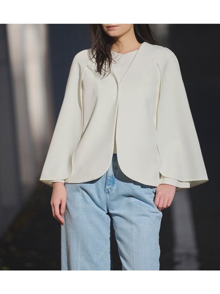 【セルフォード/CELFORD】のケープジャケット インテリア・キッズ・メンズ・レディースファッション・服の通販 founy(ファニー) https://founy.com/ 雑誌掲載アイテム Magazine Items ファッション雑誌 Fashion Magazines ストーリィ STORY ファッション Fashion レディースファッション Ladies' Fashion Online アウター Coat Outerwear ジャケット Jackets 3月号 March Issue ジャケット Jacket セレモニー Ceremony ダブル Double トレンド Trend ポケット Pocket 雑誌 Magazine |ID: prp329100004599147 ipo3291000000032692523
