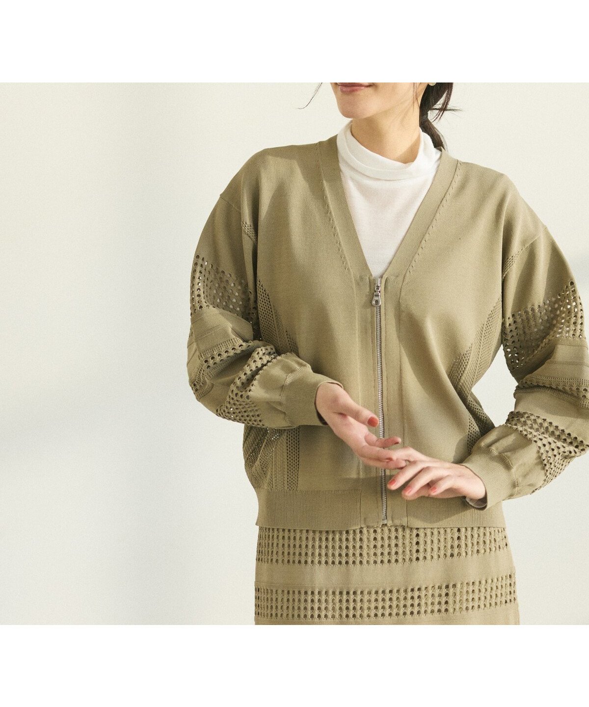 【コムサイズム/COMME CA ISM】のスクエアメッシュ ブルゾン / セットアップ対応 インテリア・キッズ・メンズ・レディースファッション・服の通販 founy(ファニー) 　ファッション　Fashion　レディースファッション　Fashion for Women　アウター　Coat / Outerwear Collection　ブルゾンジャケット・スポーティアウター　Blouson Jackets　おすすめ　Recommended / Our Picks　インナー　Innerwear　カーディガン　Cardigan, Knitwear　ジップ　Zip, Zipper　スクエア　Square, Square Shape　スリーブ　Sleeve, Long Sleeve / Short Sleeve　セットアップ　Set-Up, Coordinated Outfit　タンク　Tank Top, Sleeveless Top　フロント　Front, Front Design　ブルゾン　Blouson, Bomber Jacket　ポケット　Pocket, Pocket Detail　メッシュ　Mesh, Net Fabric　モダン　Modern, Contemporary　透かし　Cut-Out, Lacework　オリーブ|ID: prp329100004599166 ipo3291000000033595273