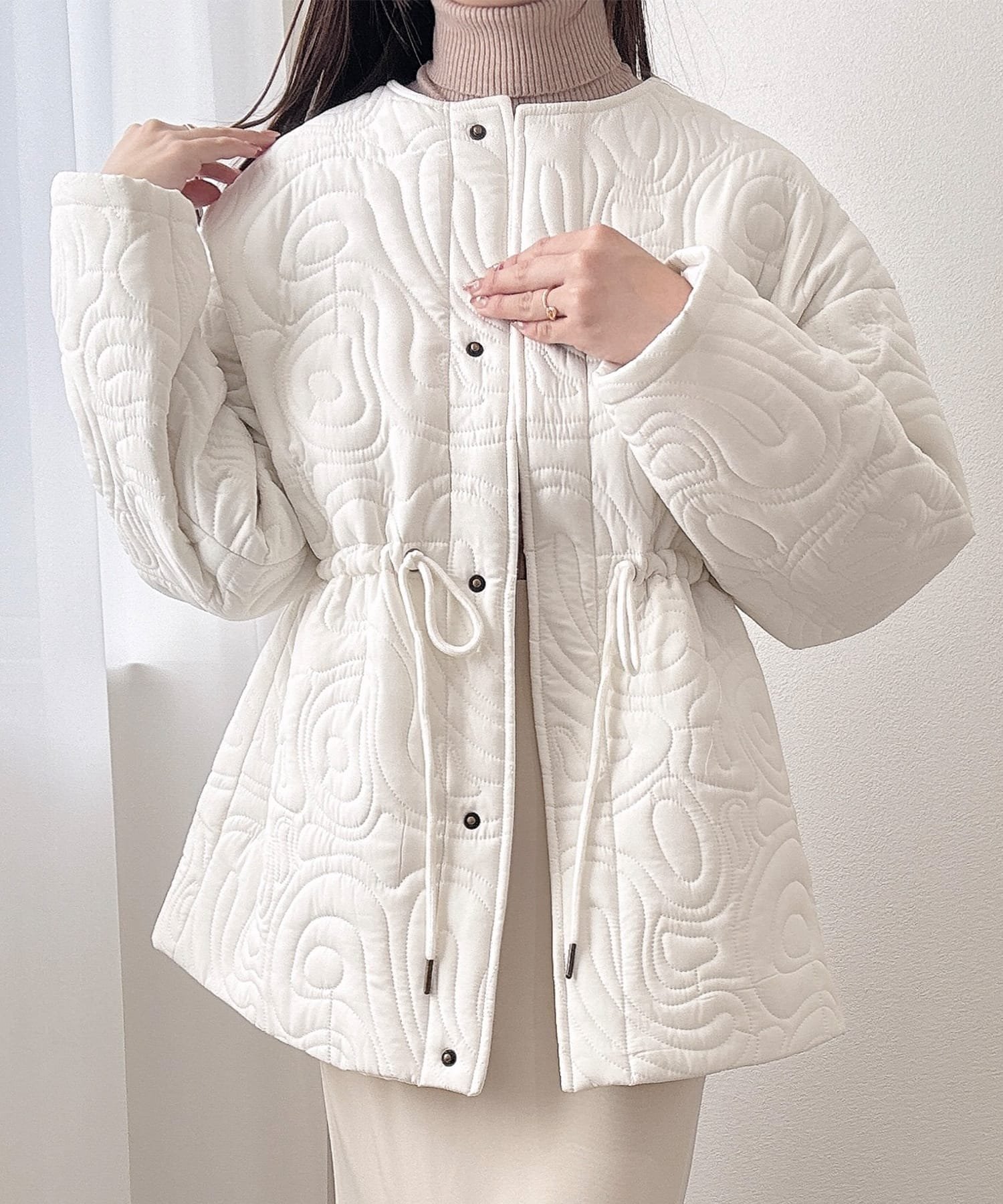 【ジュノア/JUNOAH】のウエストドロストキルティングアウター インテリア・キッズ・メンズ・レディースファッション・服の通販 founy(ファニー) 　ファッション　Fashion　レディースファッション　Ladies' Fashion Online　アウター　Coat Outerwear　アイボリー|ID: prp329100004599193 ipo3291000000032693090