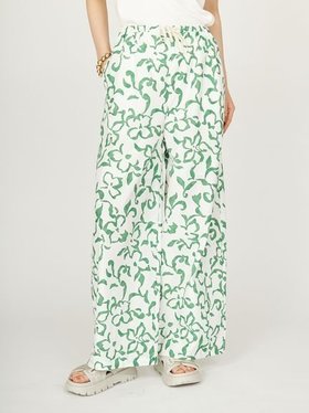 【エミ/emmi】のアートフラワー柄パンツ 人気、トレンドファッション・服の通販 founy(ファニー) ファッション Fashion レディースファッション Ladies' Fashion Online パンツ Pants コンパクト Compact シンプル Simple フラワー Flower ポケット Pocket 夏 Summer 旅行 Travel |ID:prp329100004599266