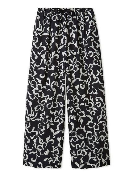 【エミ/emmi】のアートフラワー柄パンツ インテリア・キッズ・メンズ・レディースファッション・服の通販 founy(ファニー) 　ファッション　Fashion　レディースファッション　Ladies' Fashion Online　パンツ　Pants　コンパクト　Compact　シンプル　Simple　フラワー　Flower　ポケット　Pocket　夏　Summer　旅行　Travel　DNVY[090]|ID: prp329100004599266 ipo3291000000032693575
