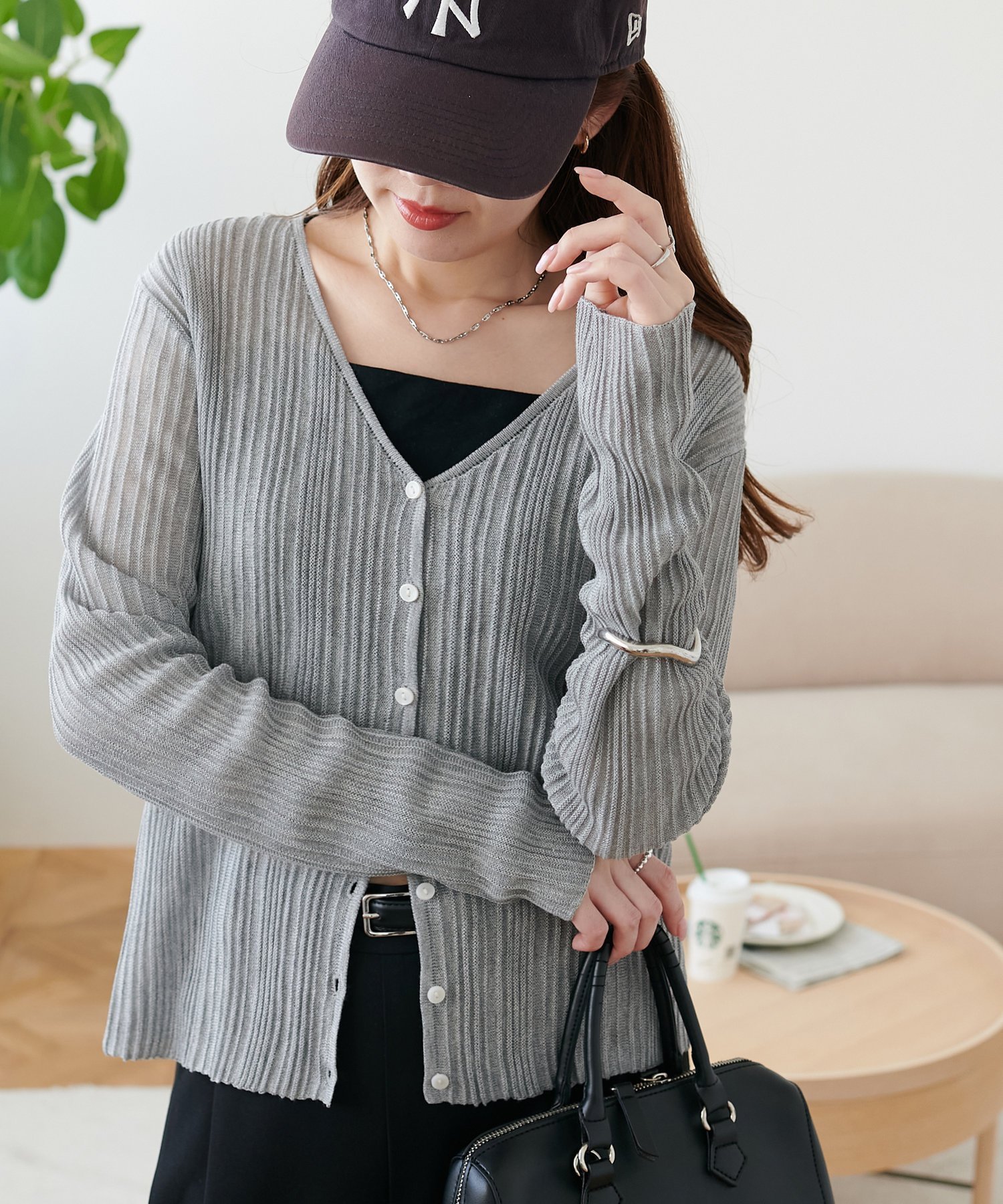 【ディスコート/Discoat】のシアーリブVネックカーディガン インテリア・キッズ・メンズ・レディースファッション・服の通販 founy(ファニー) 　ファッション　Fashion　レディースファッション　Ladies' Fashion Online　トップス・カットソー　Tops/Tshirt　カーディガン　Cardigans　Vネック　V-Neck　カーディガン　Cardigan　シアー　Sheer　フィット　Fit　リブニット　Rib Knit　夏　Summer　春　Spring　S/S・春夏　Ss・Spring/Summer　ライトグレー|ID: prp329100004599584 ipo3291000000032697014