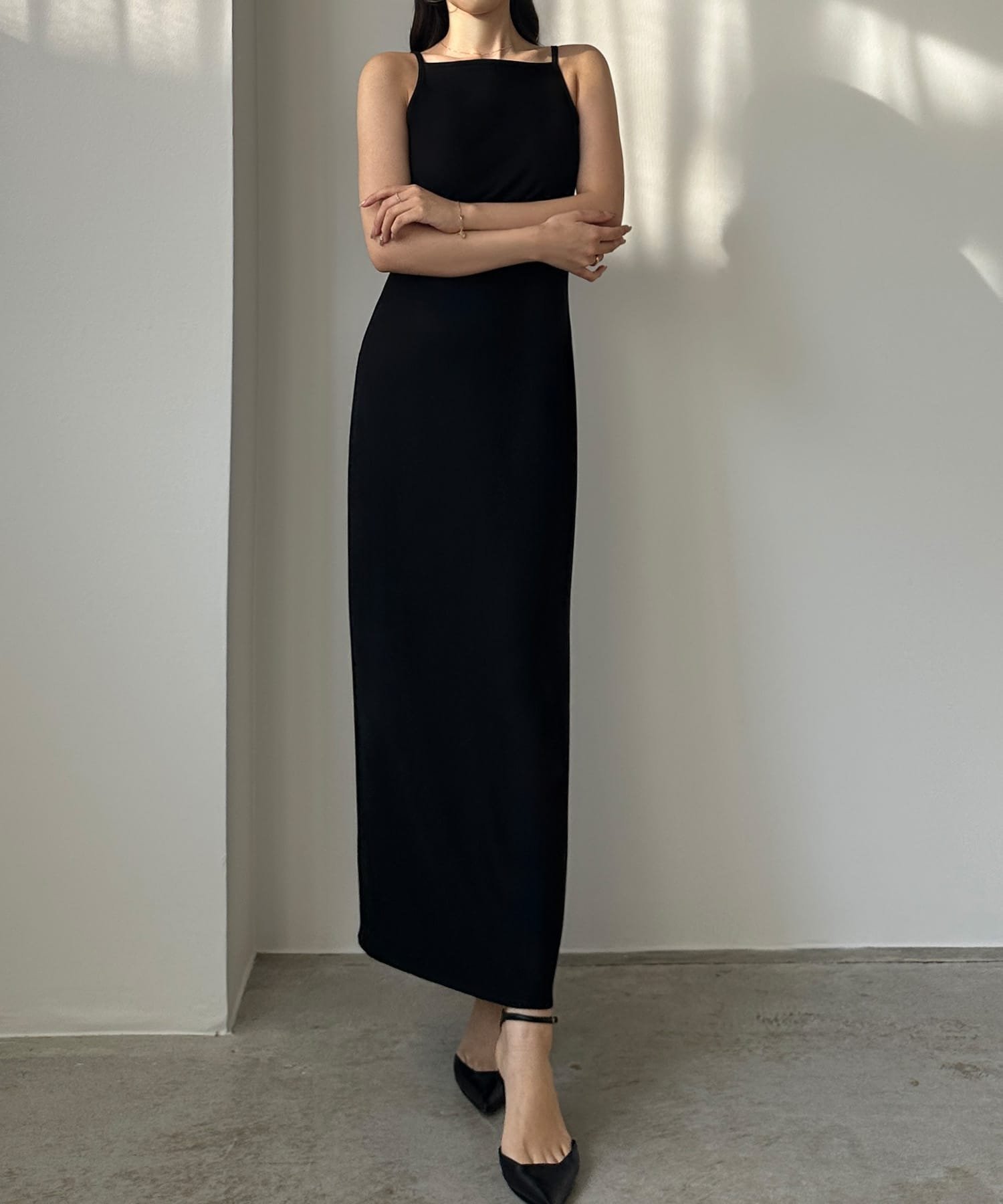【ジュノア/JUNOAH】のLouere 【取り外し可能パット付き】アメスリストレッチキャミワンピース インテリア・キッズ・メンズ・レディースファッション・服の通販 founy(ファニー) 　ファッション　Fashion　レディースファッション　Ladies' Fashion Online　ワンピース　Dress　キャミワンピース　No Sleeve Dresses　ブラック|ID: prp329100004599630 ipo3291000000032697342