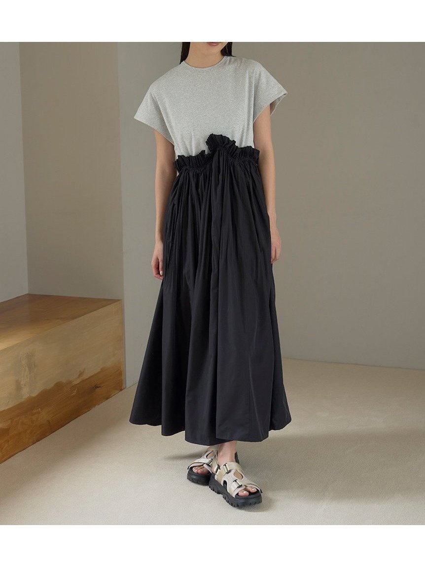 【エミ/emmi】のカットドッキングプリーツワンピース インテリア・キッズ・メンズ・レディースファッション・服の通販 founy(ファニー) 　ファッション　Fashion　レディースファッション　Fashion for Women　ワンピース　Dresses　カットソー　Cut and Sewn Top　タフタ　Taffeta, Structured Fabric　ドッキング　Docking, Mixed Material　プリーツ　Pleats, Pleated　ペチコート　Petticoat, Underskirt　ポケット　Pocket, Pocket Detail　エレガント 上品　Elegant　GRY[006]|ID: prp329100004599709 ipo3291000000032697807