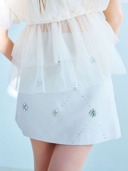 【リリーブラウン/Lily Brown】のL.B CANDY STOCK フラワービジューミニスカート 人気、トレンドファッション・服の通販 founy(ファニー) 　ファッション　Fashion　レディースファッション　Ladies' Fashion Online　スカート　Skirt　ミニスカート　Mini Skirts　エレガント 上品　Elegant　カットソー　Cut And Sew　シンプル　Simple　ダブル　Double　チェック　Check　ビジュー　Bijou　フェミニン　Feminine　ミニスカート　Mini Skirt　ランダム　Random　リブニット　Rib Knit　台形　Trapezoid　 other-1|ID: prp329100004599725 ipo3291000000032697919