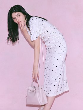 【フレイ アイディー/FRAY I.D】 ハートエンブロイダリーワンピース人気、トレンドファッション・服の通販 founy(ファニー) 雑誌掲載アイテム Magazine Picks & Fashion Features ファッション雑誌 Fashion Magazines ビジンヒャッカ 美人百花 ファッション Fashion レディースファッション Fashion for Women ワンピース Dresses 春 Spring コンパクト Compact, Small Size 3月号 March Issue シャーリング Shirring, Ruched シルバー Silver, Metallic Silver ストライプ Stripe, Striped Pattern スリーブ Sleeve, Long Sleeve / Short Sleeve 雑誌 Magazine, Fashion Magazine トレンド Trend, Trending Now ドレープ Drape, Draping Fabric フィット Fit, Slim Fit フロント Front, Front Design モチーフ Motif, Design Theme ランダム Random, Irregular エレガント 上品 Elegant |ID:prp329100004599735