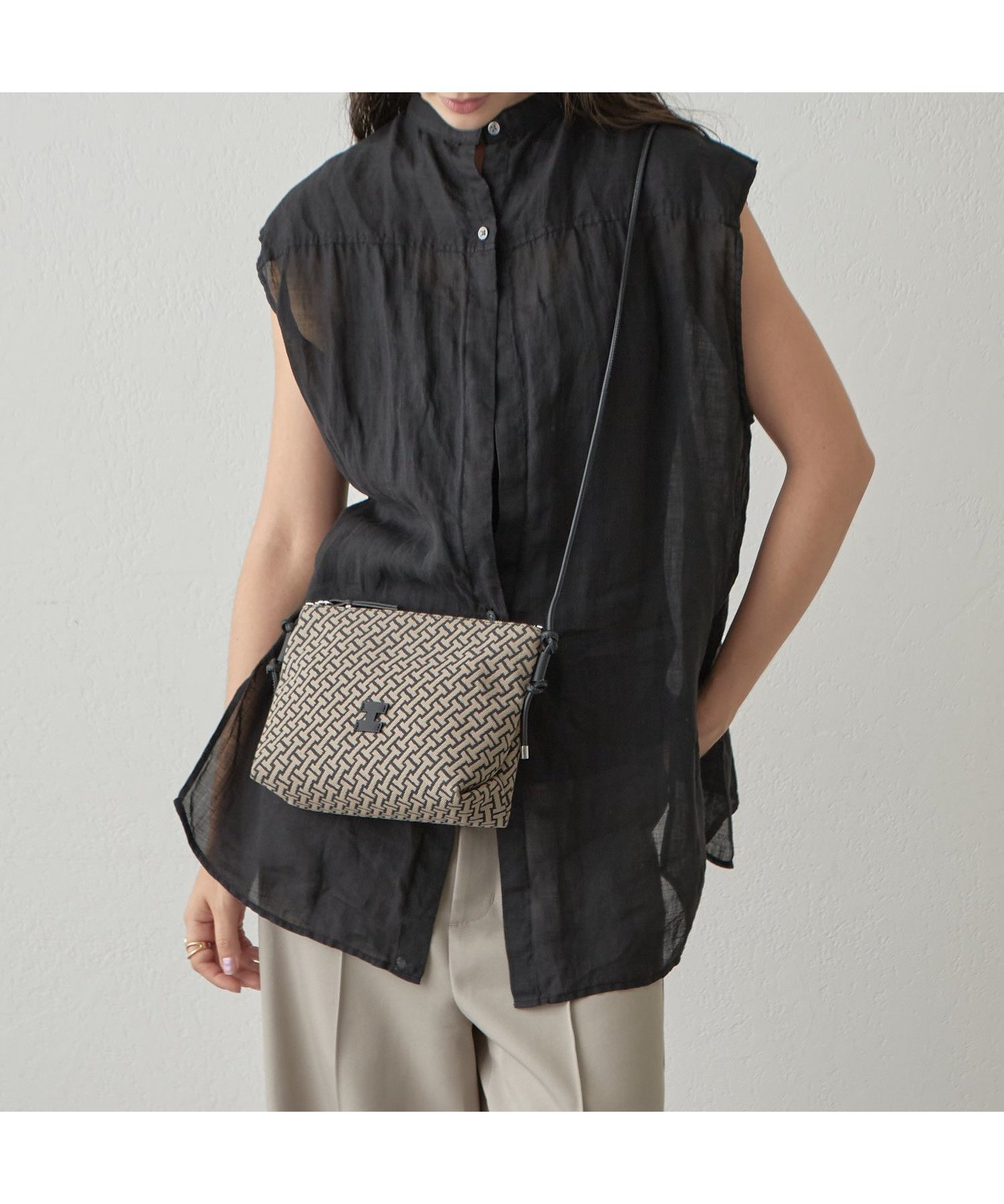 【イアクッチ/IACUCCI】のモノグランマ SD JACQUARD/RUGA インテリア・キッズ・メンズ・レディースファッション・服の通販 founy(ファニー) 　ファッション　Fashion　レディースファッション　Ladies' Fashion Online　クラシカル　Classical　グラフィック　Graphic　コンパクト　Compact　ショルダー　Shoulder　ジャカード　Jacquard　バランス　Balance　パッチ　Patch　ベスト　Vest　ポーチ　Pouch　モダン　Modern　ラップ　Wrap　おすすめ　Recommend　旅行　Travel　ギフト プレゼント　Gift Present　ブラック|ID: prp329100004599782 ipo3291000000032698362