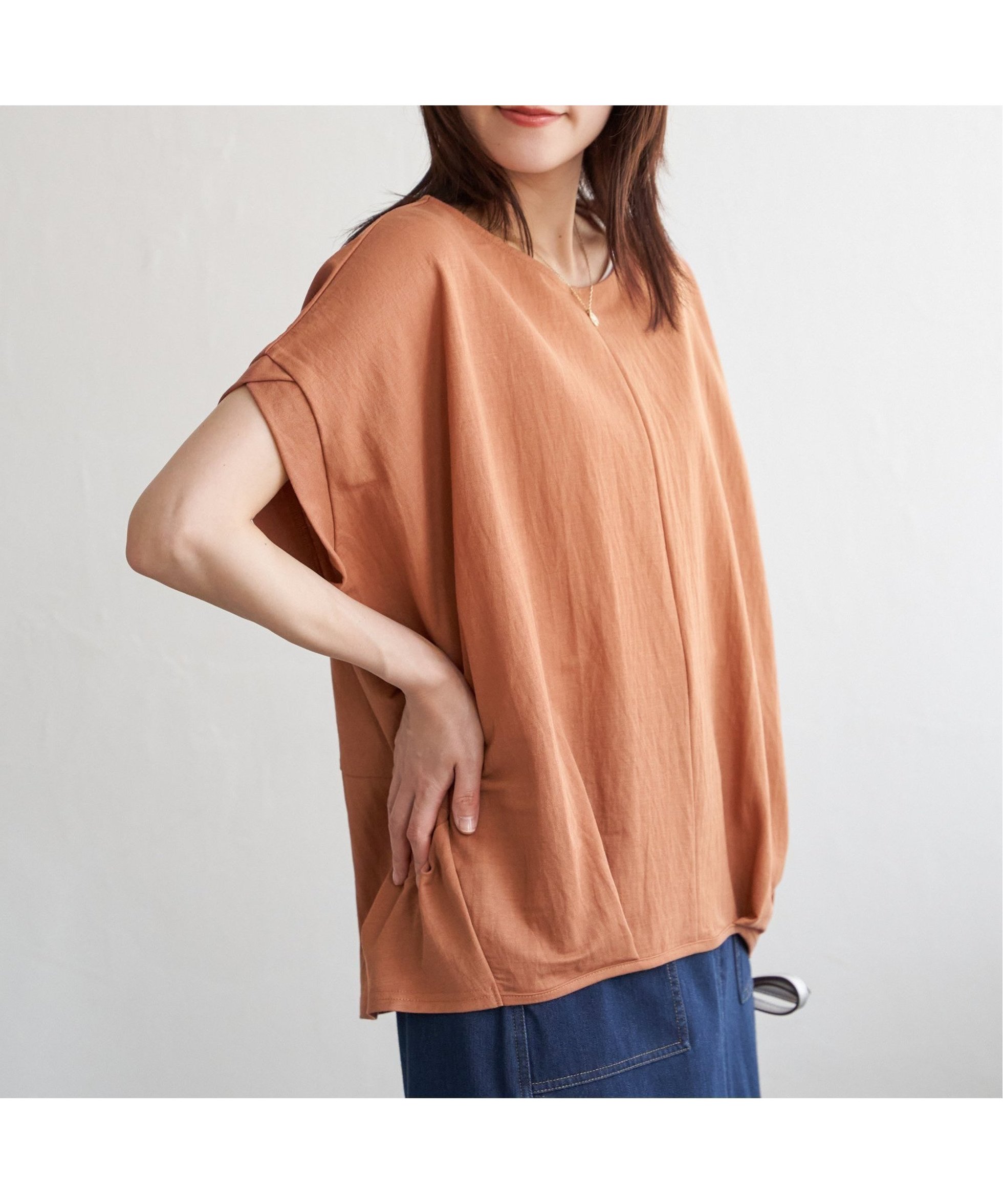 【イッカ/ikka】の冷感鹿の子センターシームタックプルオーバー インテリア・キッズ・メンズ・レディースファッション・服の通販 founy(ファニー) 　ファッション　Fashion　レディースファッション　Fashion for Women　トップス・カットソー　Cut & Sew Tops　カジュアルプルオーバー・ニットトップス　Pullovers & Knit Tops / Casual Pullovers　カットソー　Cut and Sewn Top　シンプル　Simple, Minimal　バランス　Balance, Style Balance　フロント　Front, Front Design　モノトーン　Monotone, Black and White　ビジネス 仕事 通勤　Business / Work / Commuting　夏　Summer　鹿の子　Piqué, Kanoko Fabric　オレンジ|ID: prp329100004599884 ipo3291000000033178410