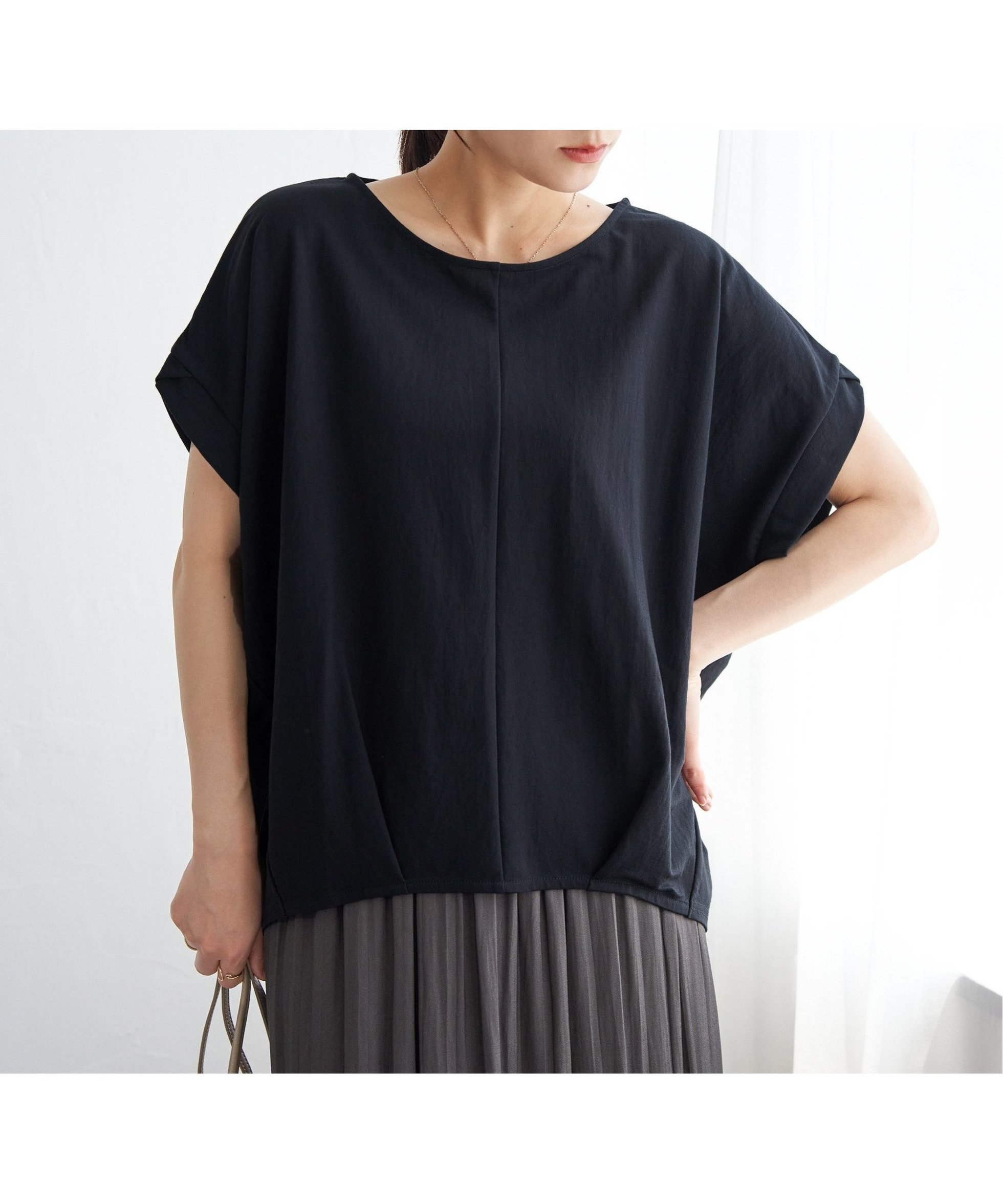 【イッカ/ikka】の冷感鹿の子センターシームタックプルオーバー インテリア・キッズ・メンズ・レディースファッション・服の通販 founy(ファニー) 　ファッション　Fashion　レディースファッション　Fashion for Women　トップス・カットソー　Cut & Sew Tops　カジュアルプルオーバー・ニットトップス　Pullovers & Knit Tops / Casual Pullovers　カットソー　Cut and Sewn Top　シンプル　Simple, Minimal　バランス　Balance, Style Balance　フロント　Front, Front Design　モノトーン　Monotone, Black and White　ビジネス 仕事 通勤　Business / Work / Commuting　夏　Summer　鹿の子　Piqué, Kanoko Fabric　ネイビーブルー|ID: prp329100004599884 ipo3291000000033178412