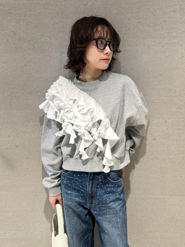 【リリーブラウン/Lily Brown】のボリュームフリルスウェット インテリア・キッズ・メンズ・レディースファッション・服の通販 founy(ファニー) 　ファッション　Fashion　レディースファッション　Fashion for Women　トップス・カットソー　Cut & Sew Tops　レディースパーカー・カジュアルフーディー　Casual Hoodies & Sweatshirts　スウェット・クルーネックトップス　Sweatshirts & Crewnecks / Relaxed Fit Sweat Tops　カットソー　Cut and Sewn Top　シンプル　Simple, Minimal　デニム　Denim, Jeans Material　ドッキング　Docking, Mixed Material　フリル　Frill, Ruffle　エレガント 上品　Elegant　GRY[006]|ID: prp329100004599893 ipo3291000000032699467