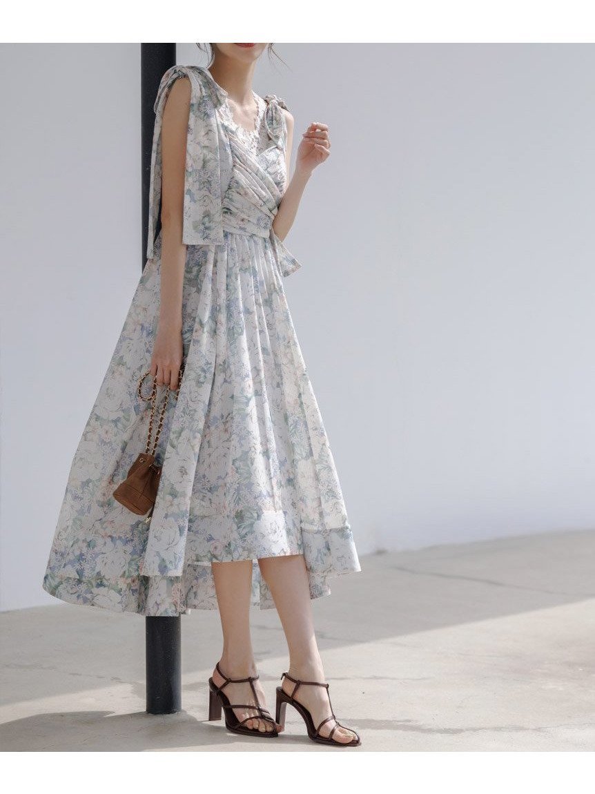 【スナイデル/SNIDEL】のデコルテレースワンピース インテリア・キッズ・メンズ・レディースファッション・服の通販 founy(ファニー) 　ファッション　Fashion　レディースファッション　Fashion for Women　ワンピース　Dresses　インナー　Innerwear　エレガント 上品　Elegant　ギャザー　Gathered, Ruffled　シアー　Sheer, See-Through　シフォン　Chiffon, Lightweight Fabric　ストレート　Straight, Straight Cut　スペシャル　Special, Limited Edition　デコルテ　Décolleté, Neckline　ドッキング　Docking, Mixed Material　ドレープ　Drape, Draping Fabric　フロント　Front, Front Design　プリント　Print, Printed Pattern　無地　Plain, Solid Color　リボン　Ribbon, Bow　リュクス　Luxury, Elegant, High-End, Chic　レース　Lace, Lace Fabric　ロマンティック　Romantic, Feminine Style　ロング　Long, Long-Length　おすすめ　Recommended / Our Picks　BLU[086]|ID: prp329100004599961 ipo3291000000032700013