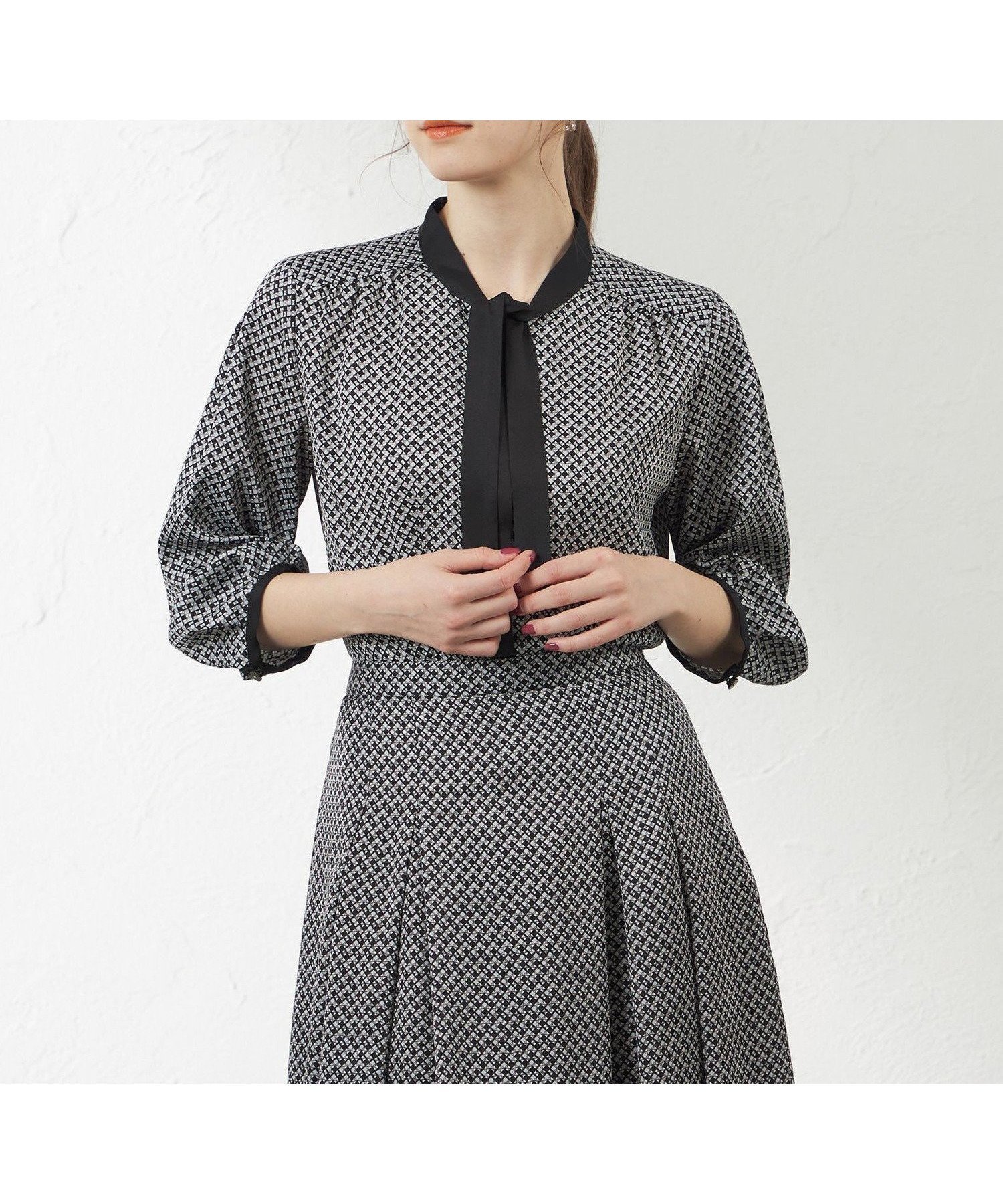 【アマカ/AMACA】のサークルキカプリントボウタイブラウス 人気、トレンドファッション・服の通販 founy(ファニー) 　ファッション　Fashion　レディースファッション　Ladies' Fashion Online　トップス・カットソー　Tops/Tshirt　シャツ/ブラウス　Shirts/Blouses　おすすめ　Recommend　クラシカル　Classical　サテン　Satin　シンプル　Simple　ジャケット　Jacket　フロント　Front　プリント　Print　無地　Plain Color　 other-1|ID: prp329100004600035 ipo3291000000032700609