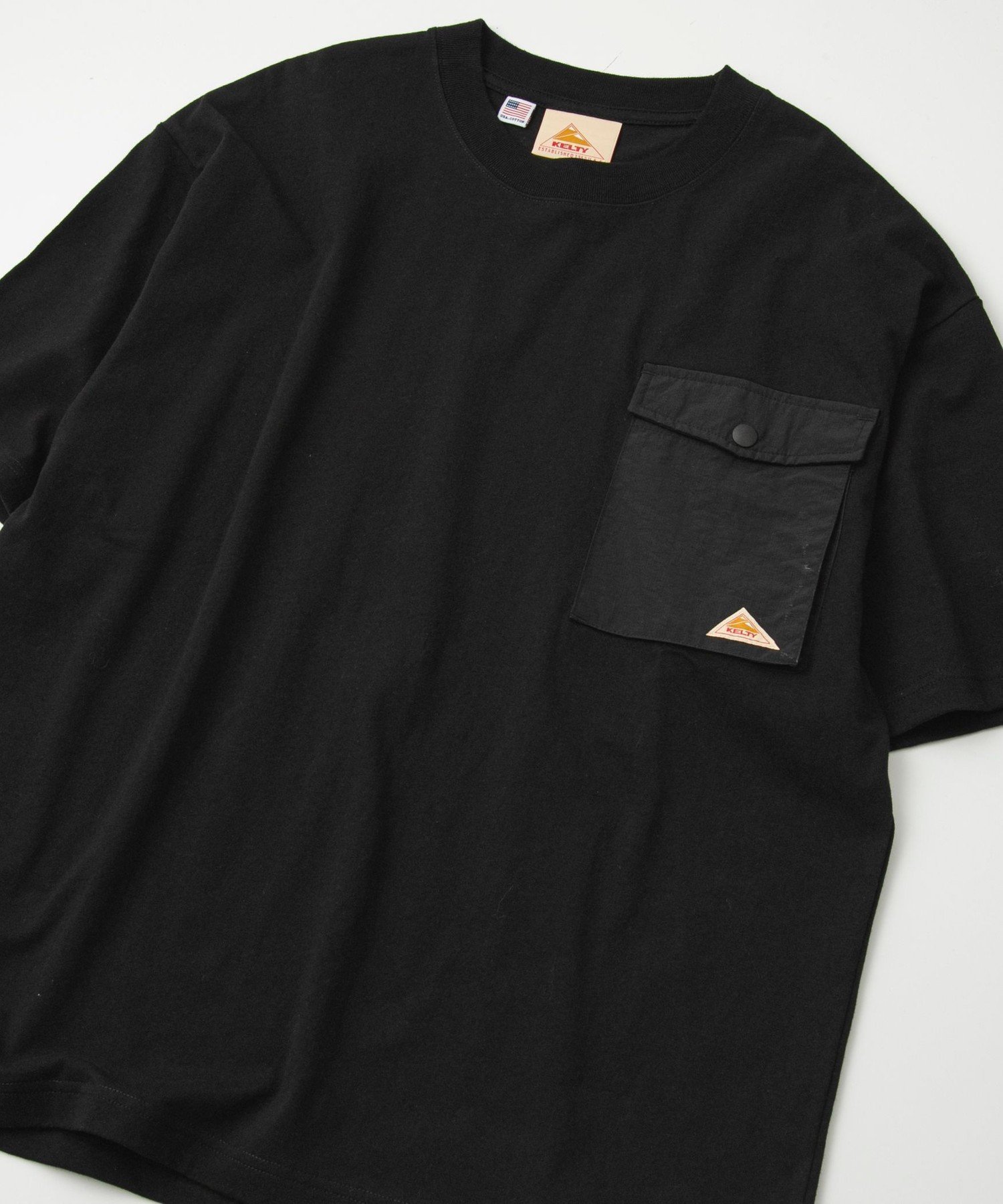 【コーエン/COEN】のKELTY(ケルティ)別注フラップポケット切替Tシャツ インテリア・キッズ・メンズ・レディースファッション・服の通販 founy(ファニー) 　ファッション　Fashion　レディースファッション　Ladies' Fashion Online　トップス・カットソー　Tops/Tshirt　シャツ/ブラウス　Shirts/Blouses　ロング / Tシャツ　T-Shirts　アウトドア　Outdoor　カリフォルニア　California　カーゴパンツ　Cargo Pants　切替　Switching　ショーツ　Shorts　シンプル　Simple　デニム　Denim　トレンド　Trend　フラップ　Flap　ポケット　Pocket　別注　Special Order　半袖　Short Sleeve　リラックス　Relax　おすすめ　Recommend　BLACK|ID: prp329100004600053 ipo3291000000032700744