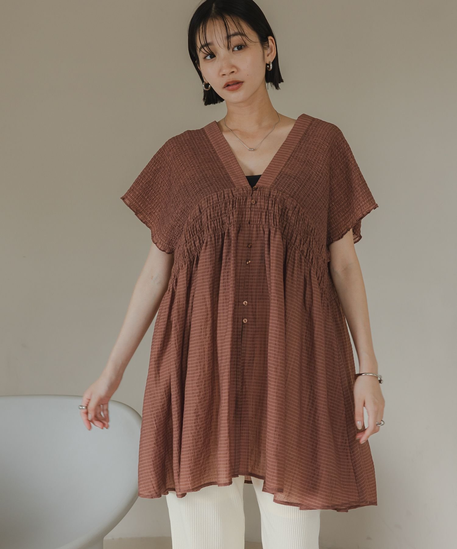 【ローリーズファーム/LOWRYS FARM】のシャーリングチュニックフレンチスリーブ インテリア・キッズ・メンズ・レディースファッション・服の通販 founy(ファニー) 　ファッション　Fashion　レディースファッション　Fashion for Women　トップス・カットソー　Cut & Sew Tops　おすすめ　Recommended / Our Picks　シアー　Sheer, See-Through　シャーリング　Shirring, Ruched　チェック　Check, Plaid, Tartan　チュニック　Tunic, Long Top　デニム　Denim, Jeans Material　夏　Summer　ブラウン|ID: prp329100004600163 ipo3291000000032701484