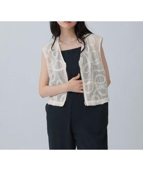 【レプシィム ローリーズファーム/LEPSIM LOWRYS FARM】のエンブロイダリーレースジレ 人気、トレンドファッション・服の通販 founy(ファニー) ファッション Fashion レディースファッション Fashion for Women アウター Coat / Outerwear Collection トップス・カットソー Cut & Sew Tops ベスト&ジレ / 重ね着スタイル Vests & Gilets おすすめ Recommended / Our Picks ショート Short, Short Length セットアップ Set-Up, Coordinated Outfit トレンド Trend, Trending Now ボトム Bottoms, Lower Wear レース Lace, Lace Fabric 今季 This Season, Current Season |ID:prp329100004600298