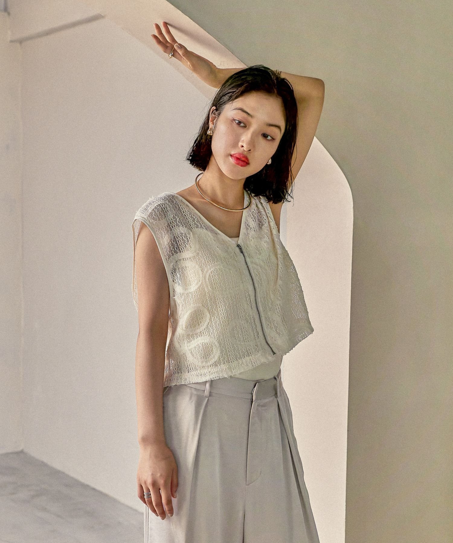 【レプシィム ローリーズファーム/LEPSIM LOWRYS FARM】のエンブロイダリーレースジレ 人気、トレンドファッション・服の通販 founy(ファニー) 　ファッション　Fashion　レディースファッション　Fashion for Women　アウター　Coat / Outerwear Collection　トップス・カットソー　Cut & Sew Tops　ベスト&ジレ / 重ね着スタイル　Vests & Gilets　おすすめ　Recommended / Our Picks　ショート　Short, Short Length　セットアップ　Set-Up, Coordinated Outfit　トレンド　Trend, Trending Now　ボトム　Bottoms, Lower Wear　レース　Lace, Lace Fabric　今季　This Season, Current Season　 other-1|ID: prp329100004600298 ipo3291000000033586414