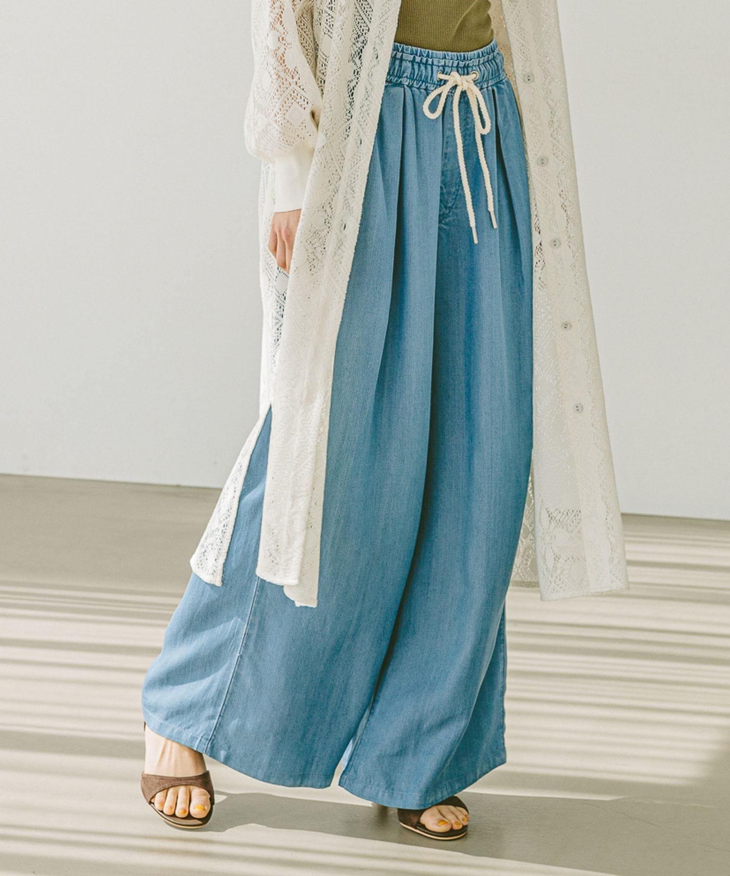 【ベイフロー/BAYFLOW】のテンセルデニムワイドパンツ インテリア・キッズ・メンズ・レディースファッション・服の通販 founy(ファニー) 　ファッション　Fashion　レディースファッション　Ladies' Fashion Online　パンツ　Pants　おすすめ　Recommend　インディゴ　Indigo　スピンドル　Spindle　デニム　Denim　ブリーチ　Bleach　リラックス　Relax　ワイド　Wide　夏　Summer　春　Spring　S/S・春夏　Ss・Spring/Summer　サックス85|ID: prp329100004600305 ipo3291000000032702532